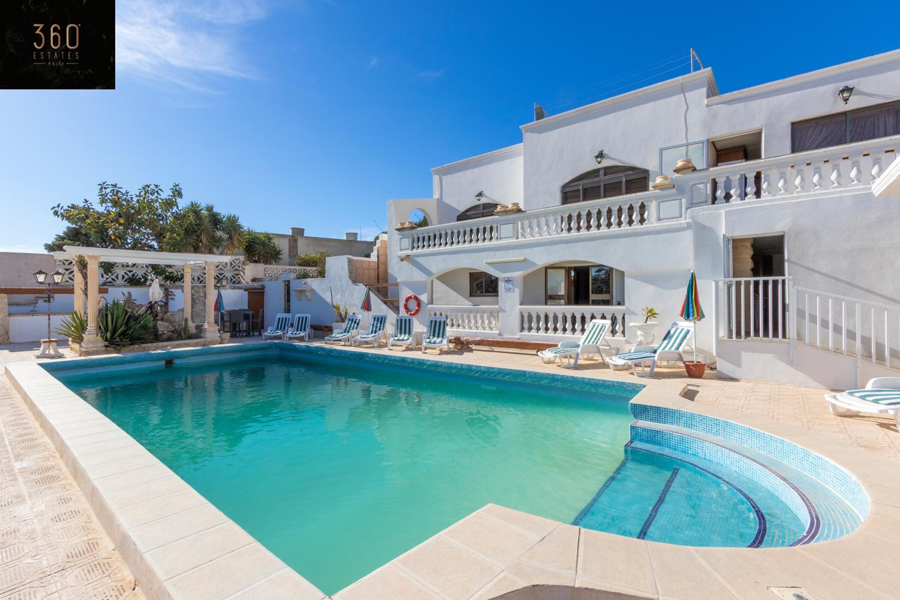 Massive Villa Pool area with VIEWS, WIFI with BBQ by 360 Estates view 3