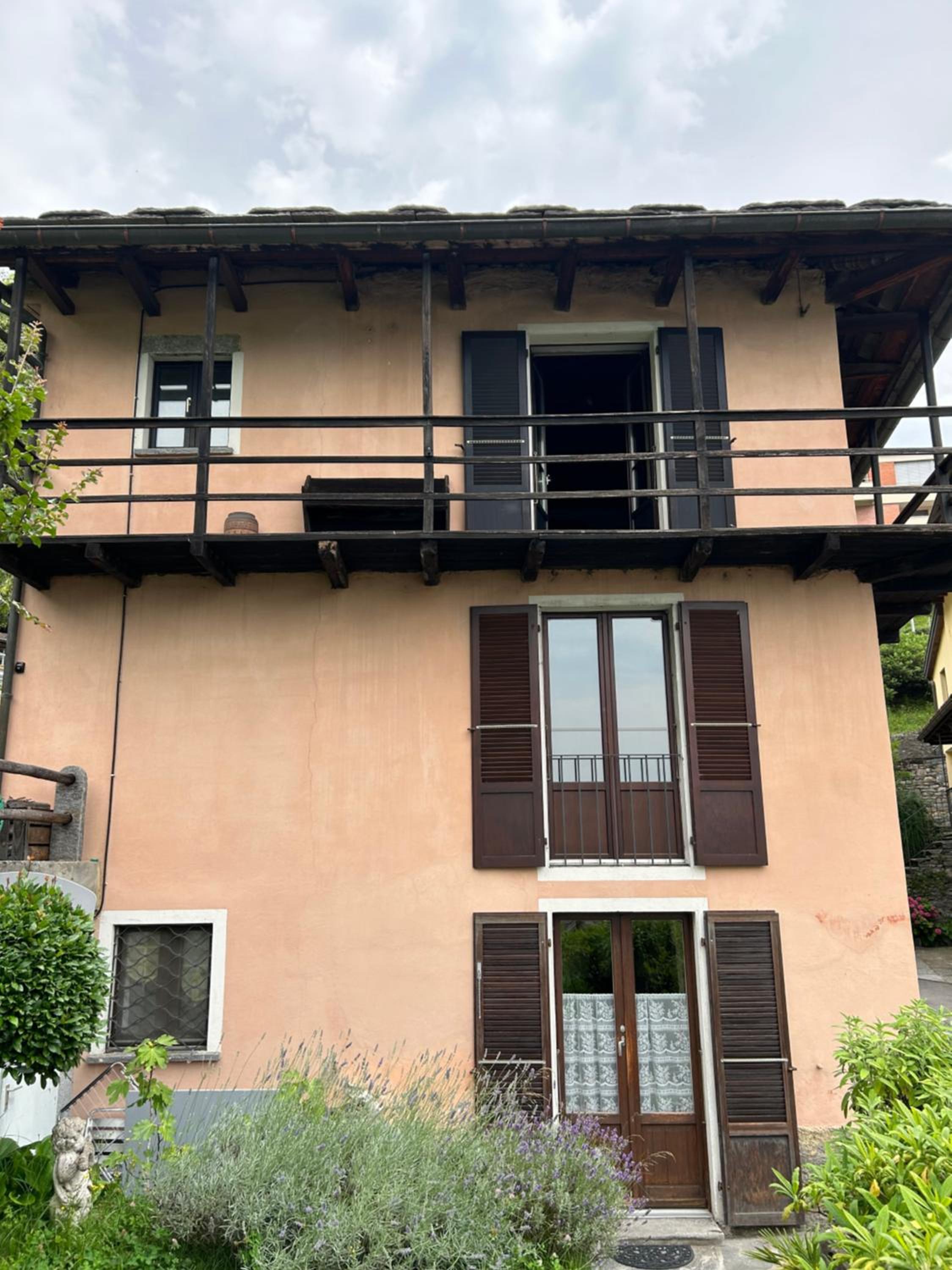 Charmantes Rustico mit Seeblick und Garten