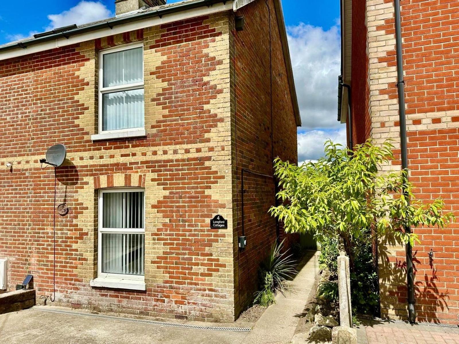4 Longford Cottages