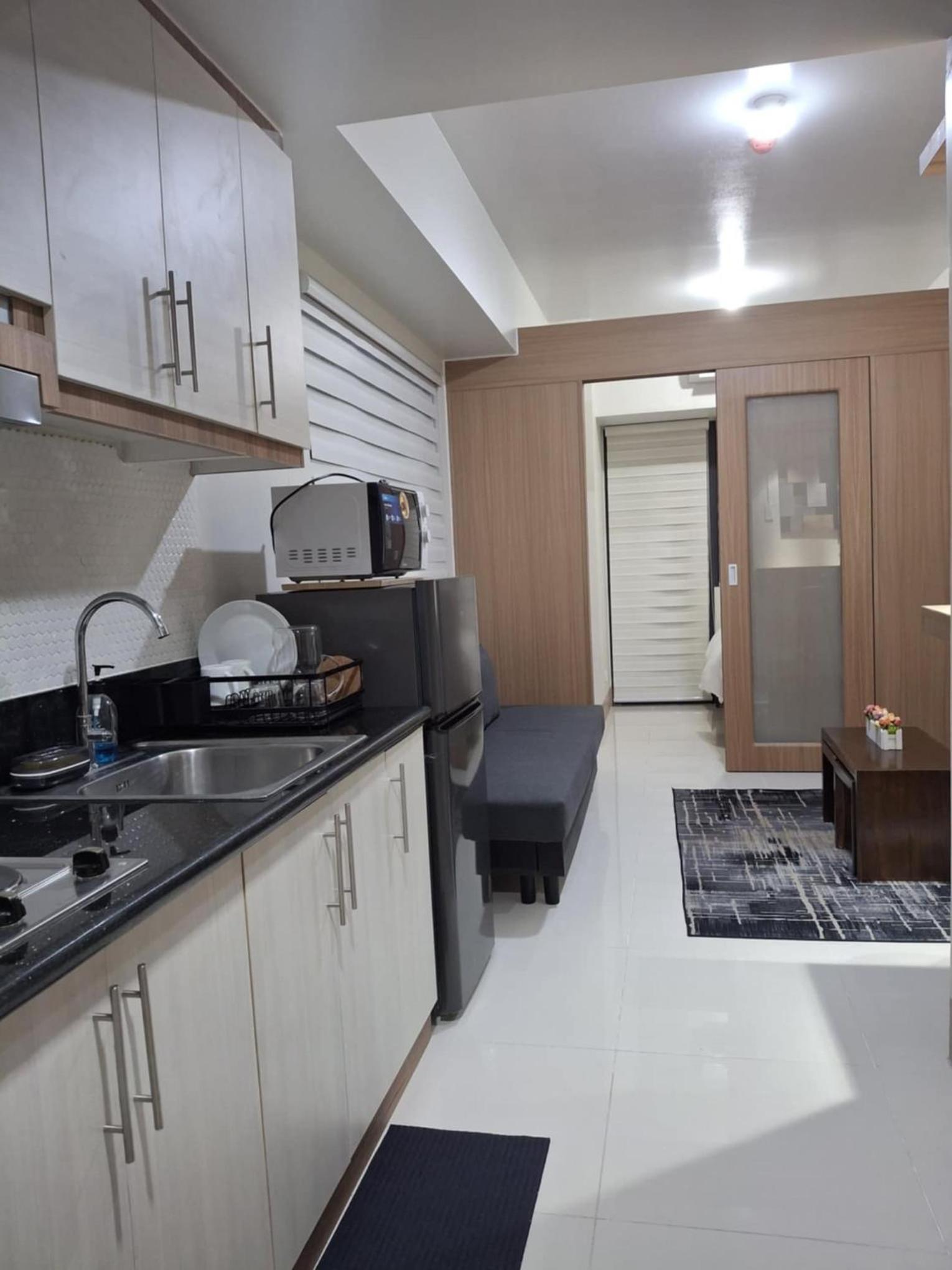 PrimeLocation at Shore3 Mall of Asia, Pasay City near Airport, Casino and BGC view 3