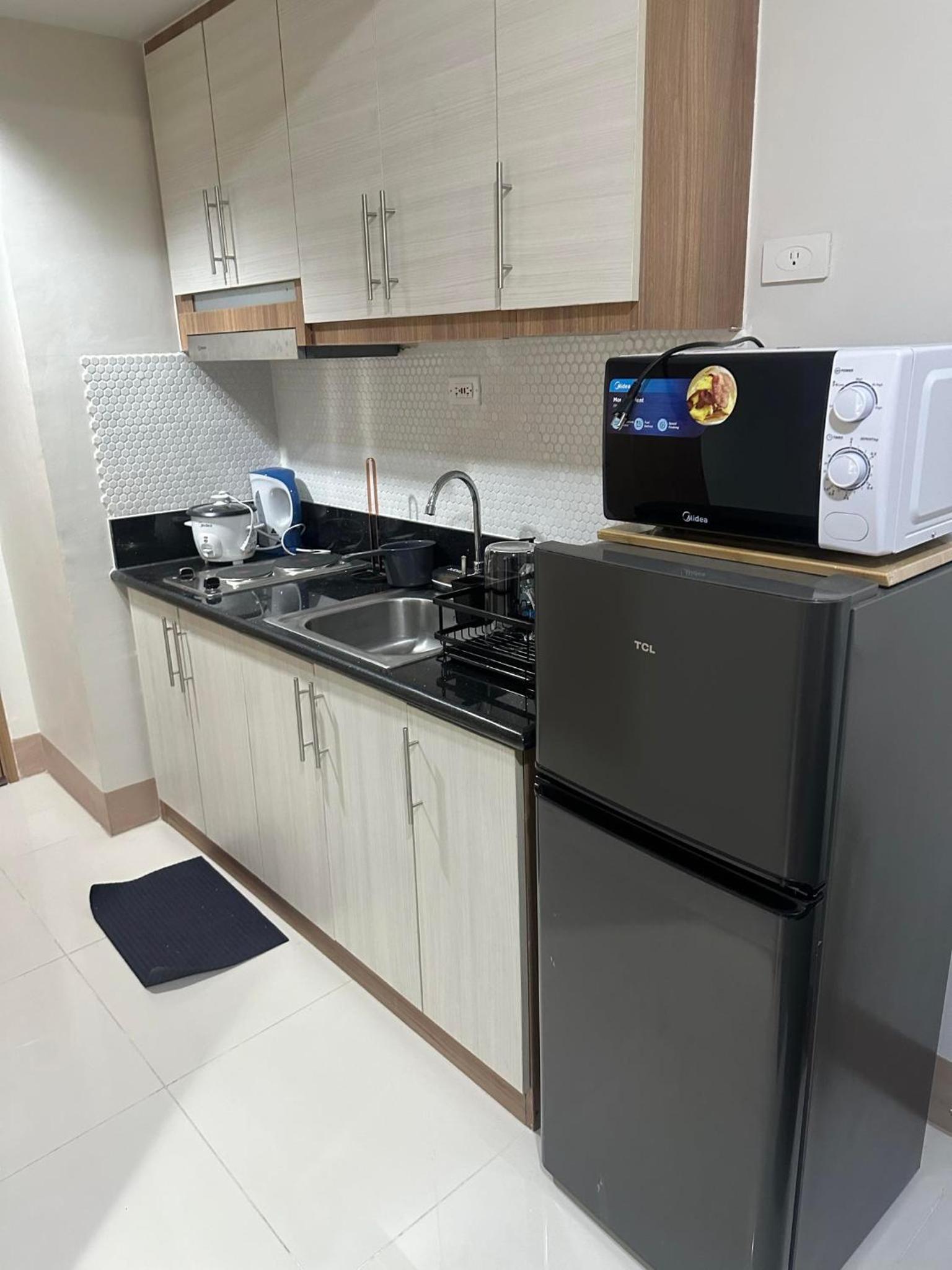PrimeLocation at Shore3 Mall of Asia, Pasay City near Airport, Casino and BGC view 5