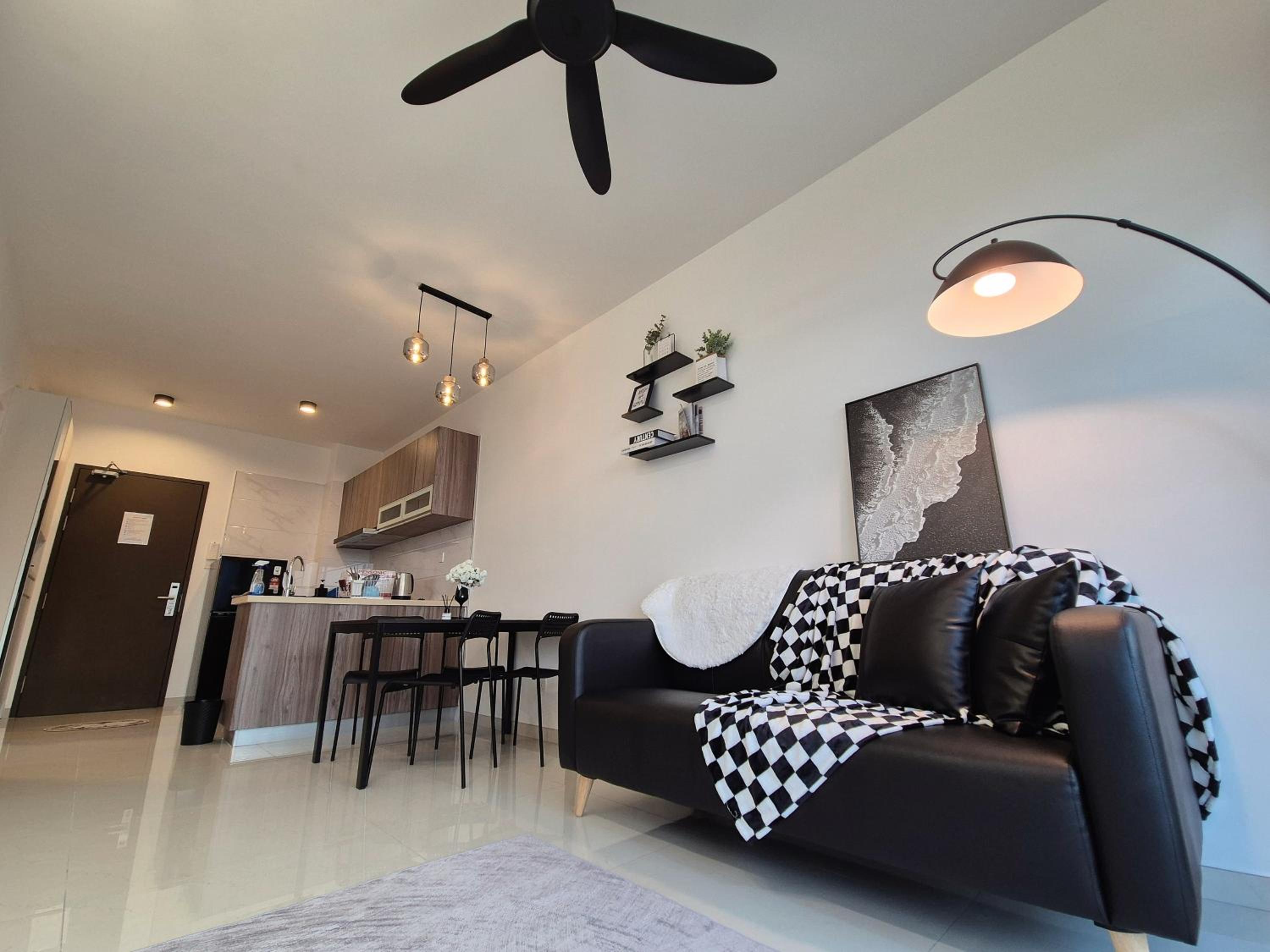 2 Rooms unit w Balcony & Spectacular view - 4 pax