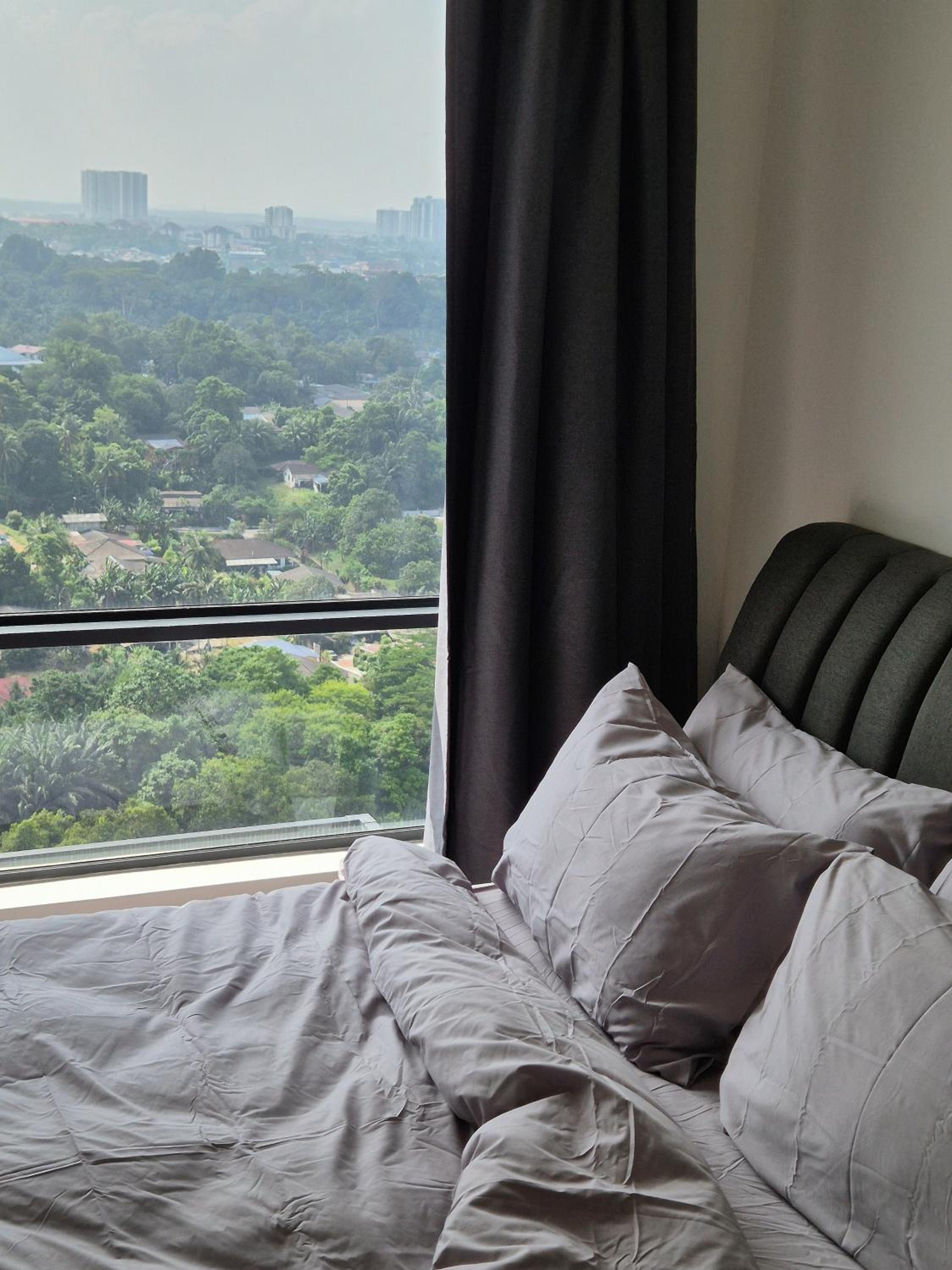 2 Rooms unit w Balcony & Spectacular view - 4 pax