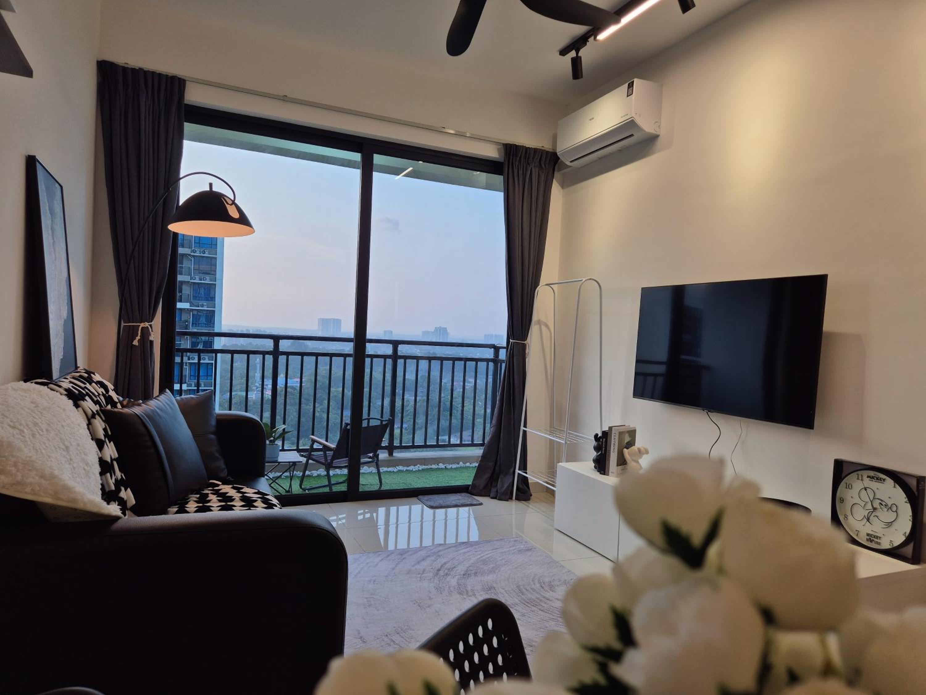 2 Rooms unit w Balcony & Spectacular view - 4 pax