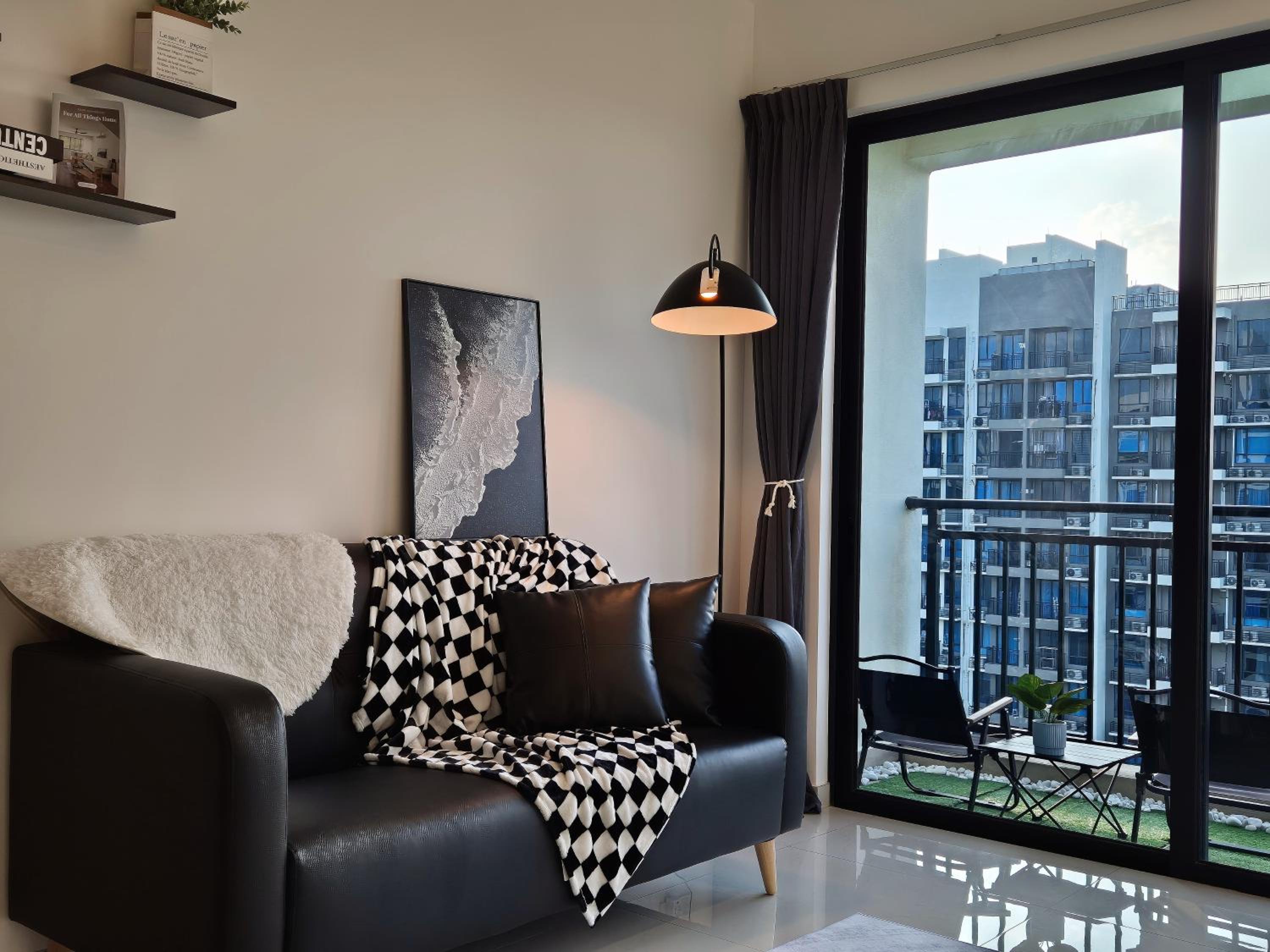 2 Rooms unit w Balcony & Spectacular view - 4 pax