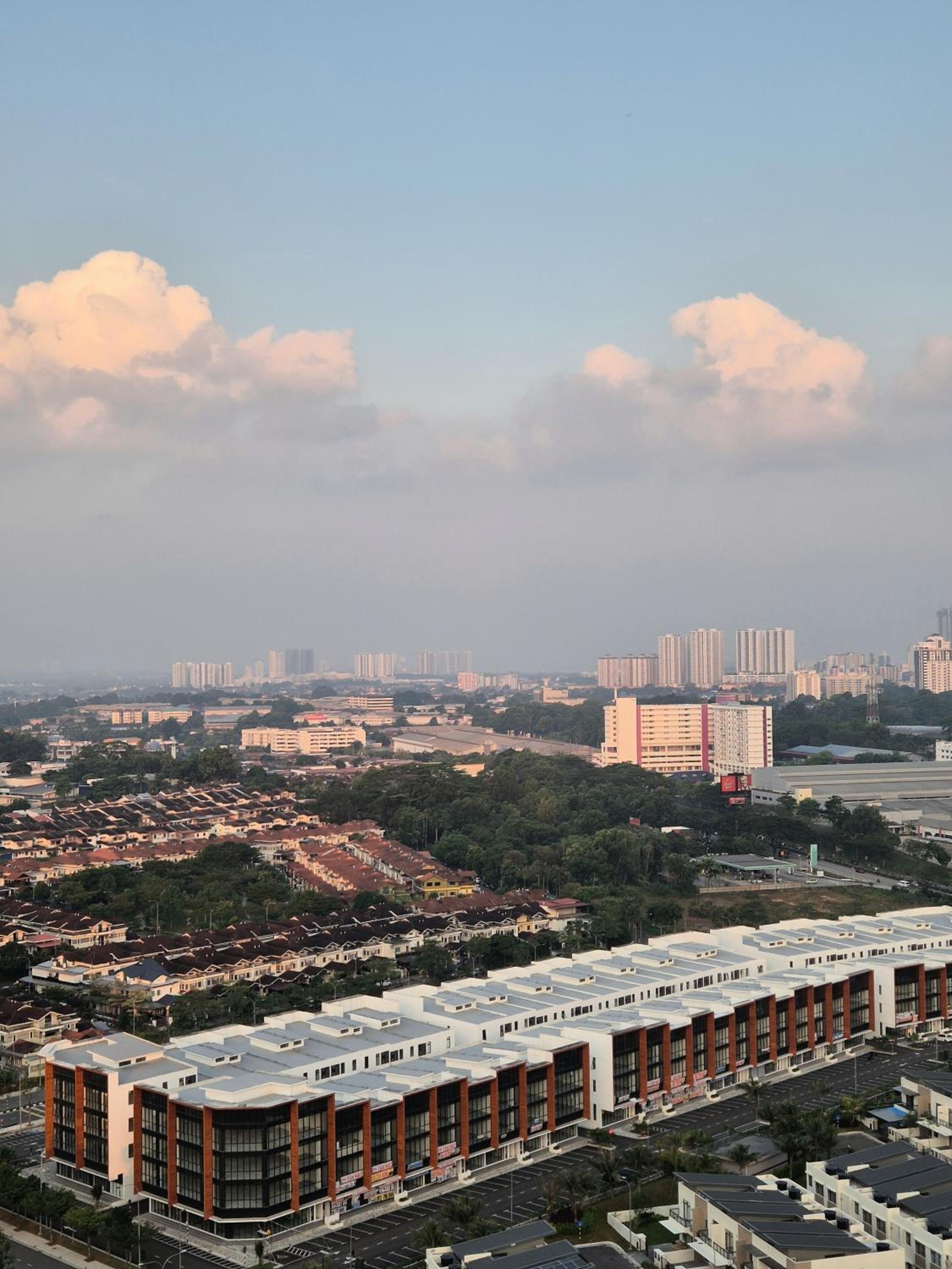 2 Rooms unit w Balcony & Spectacular view - 4 pax
