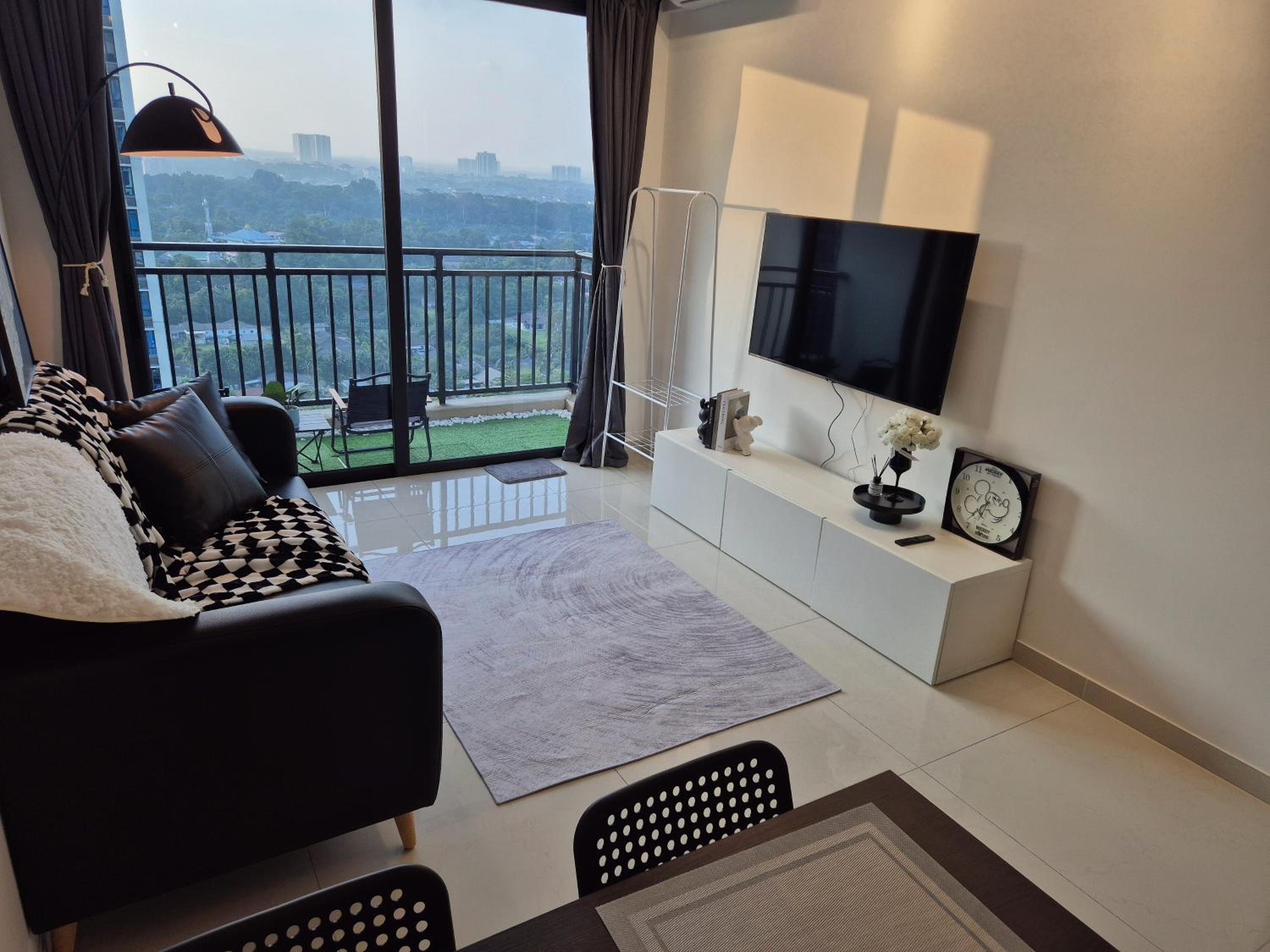 2 Rooms unit w Balcony & Spectacular view - 4 pax