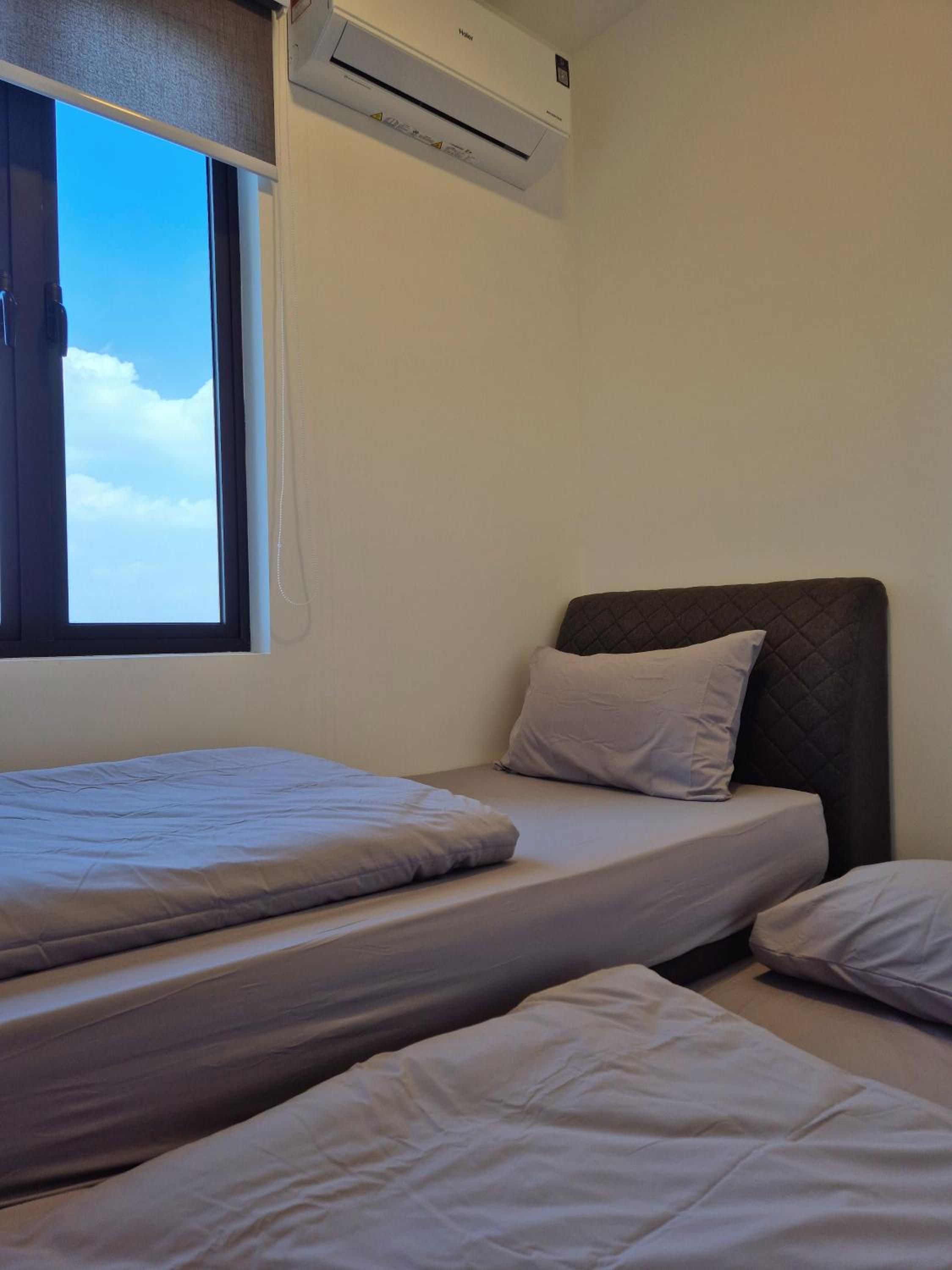 2 Rooms unit w Balcony & Spectacular view - 4 pax