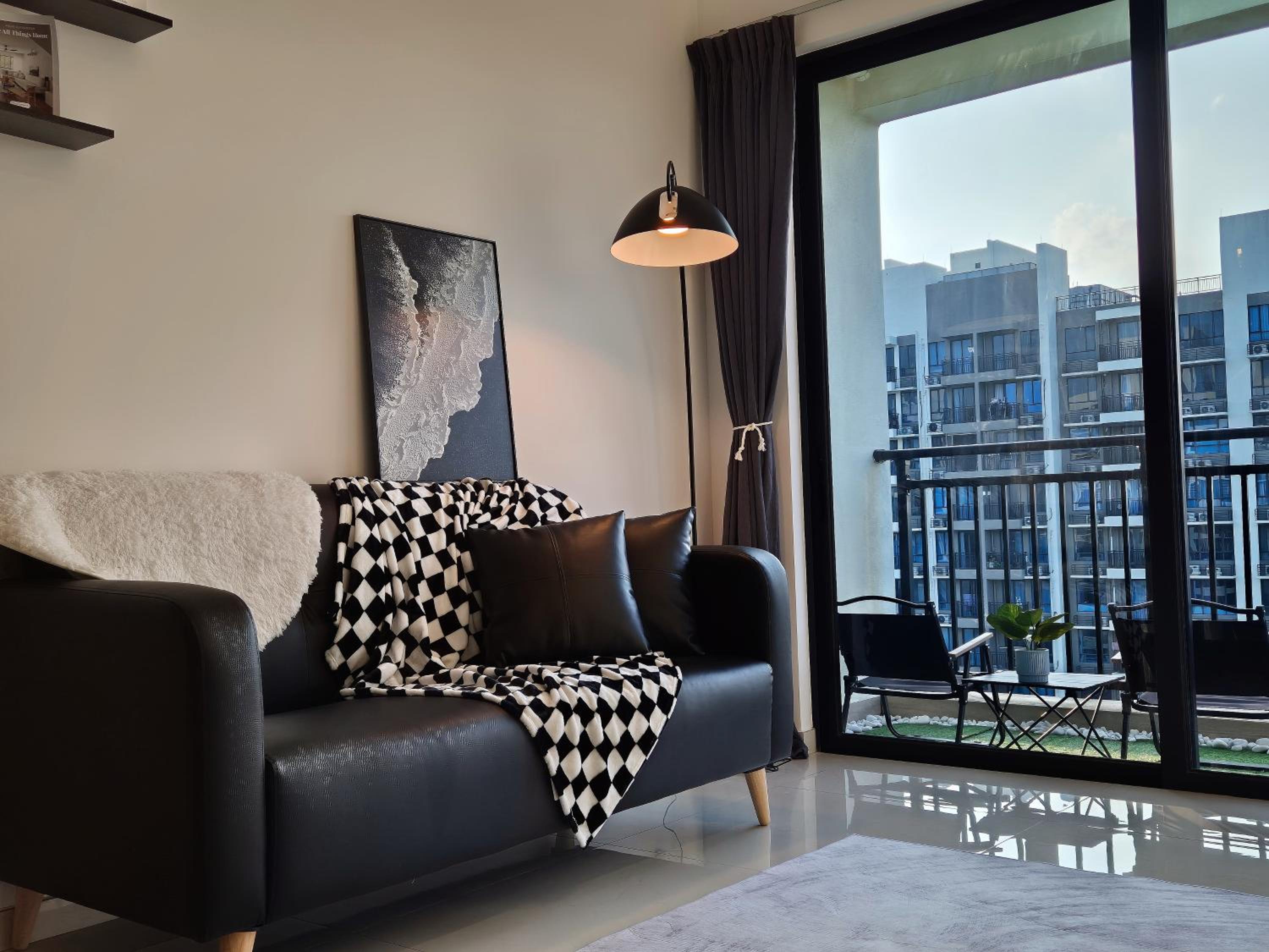 2 Rooms unit w Balcony & Spectacular view - 4 pax