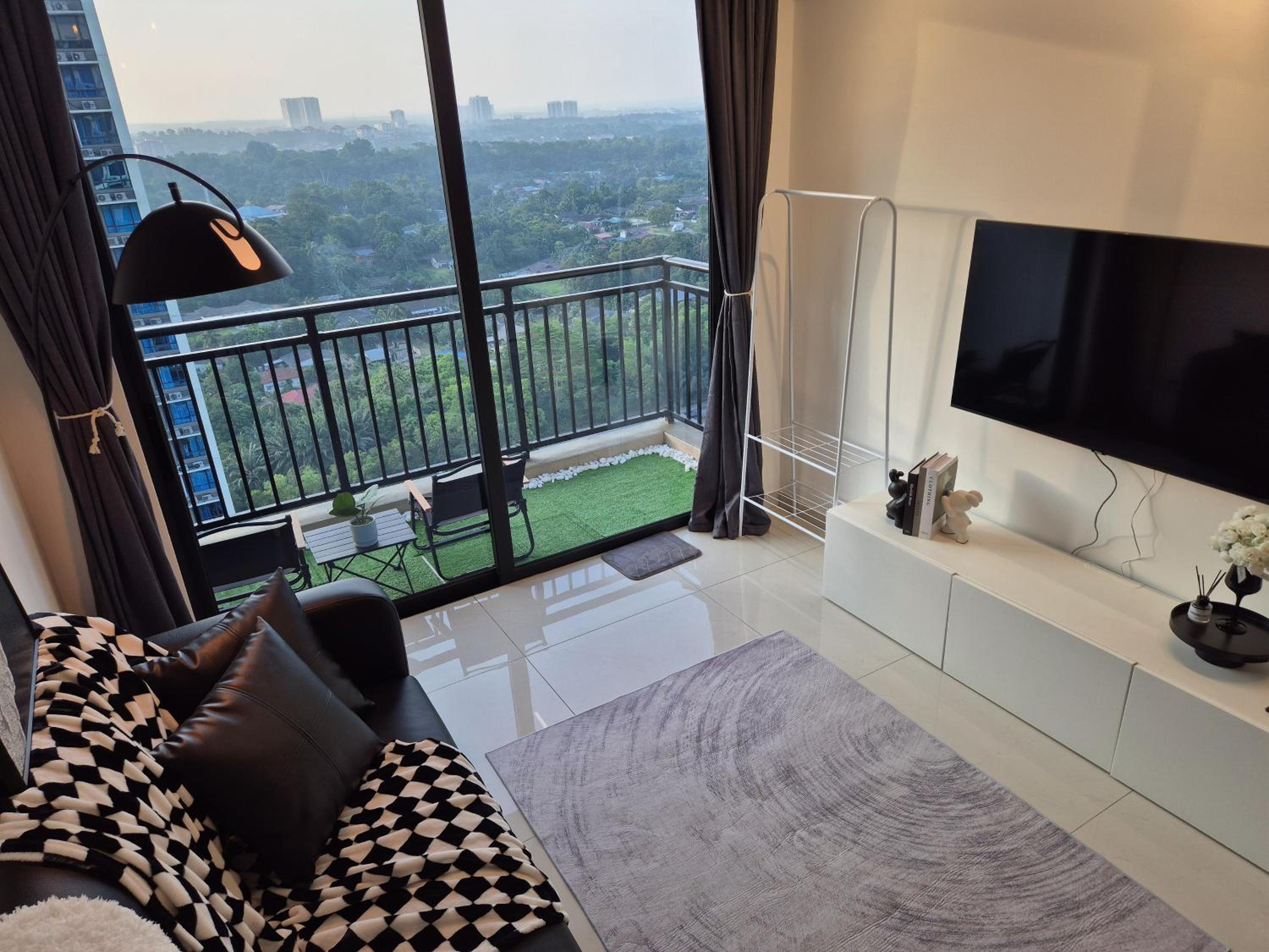 2 Rooms unit w Balcony & Spectacular view - 4 pax