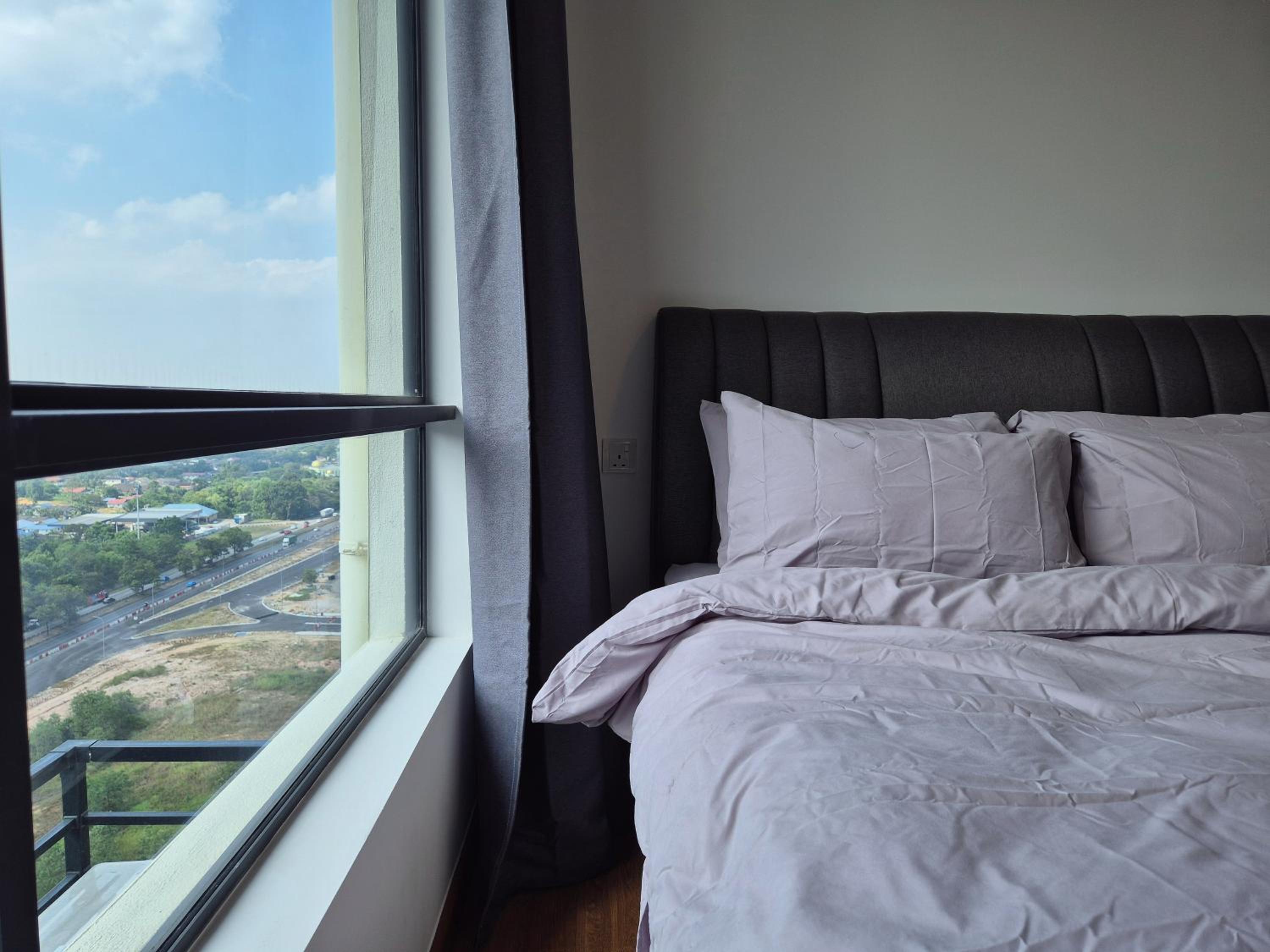 2 Rooms unit w Balcony & Spectacular view - 4 pax