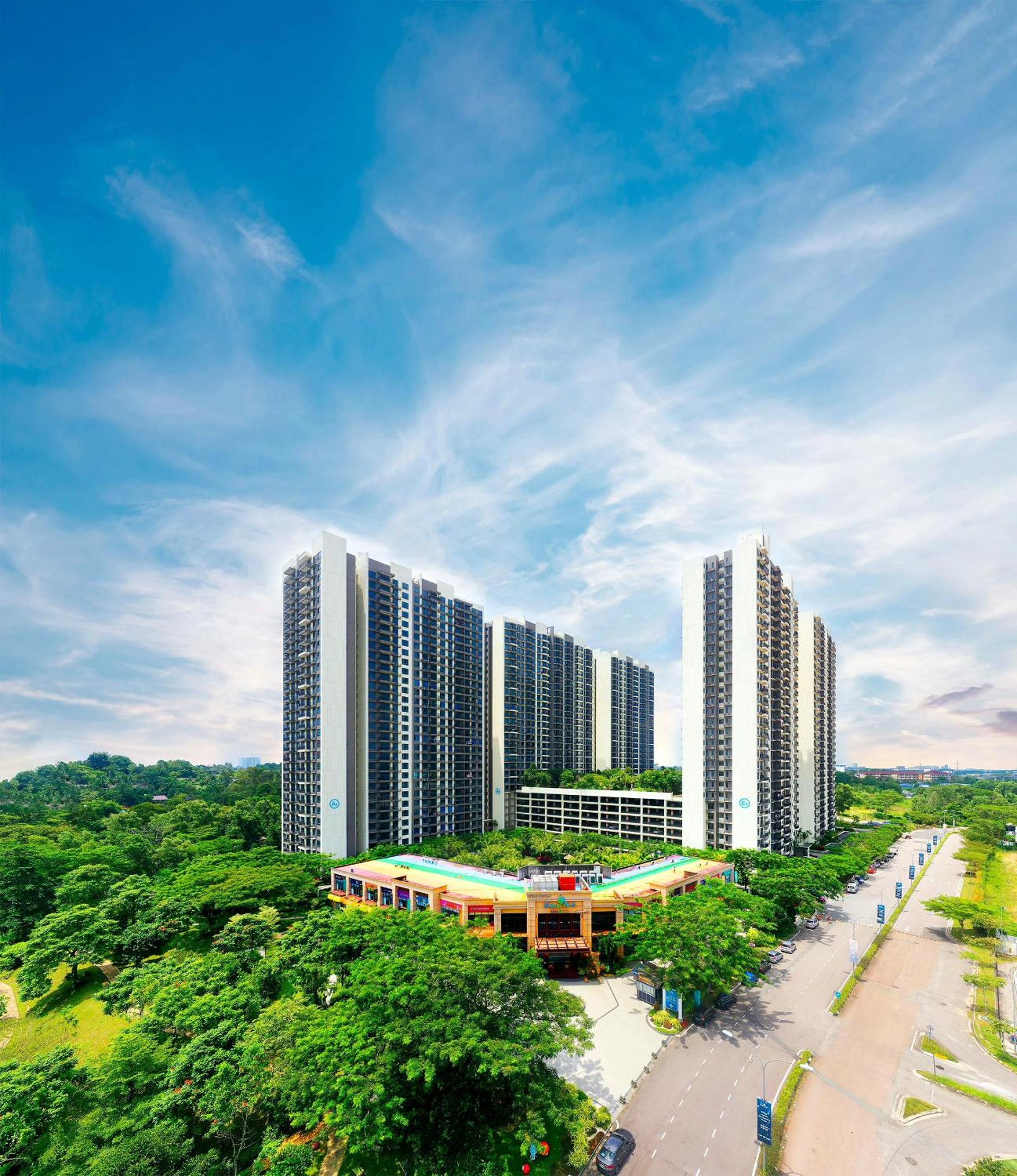 2 Rooms unit w Balcony & Spectacular view - 4 pax