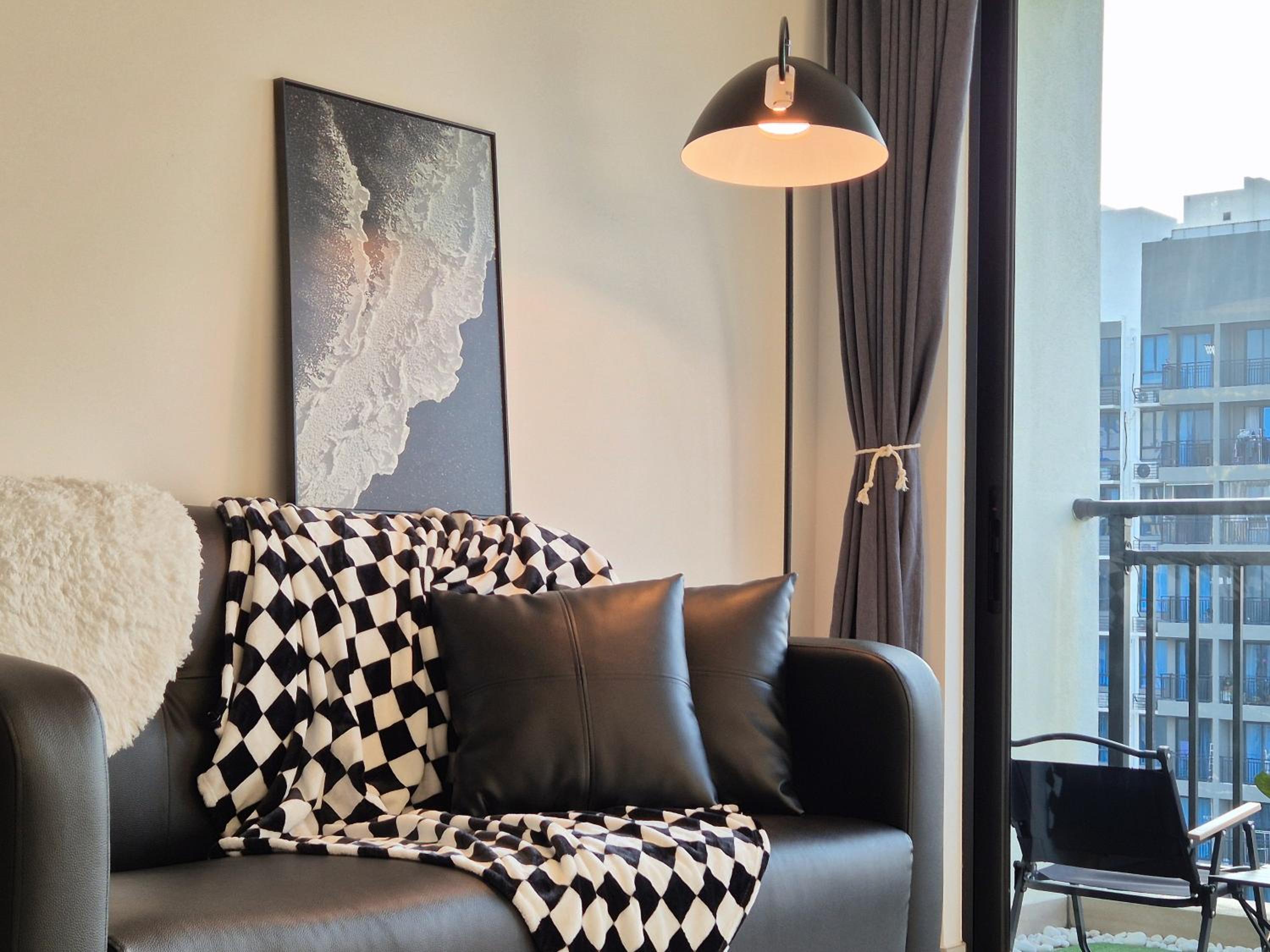 2 Rooms unit w Balcony & Spectacular view - 4 pax