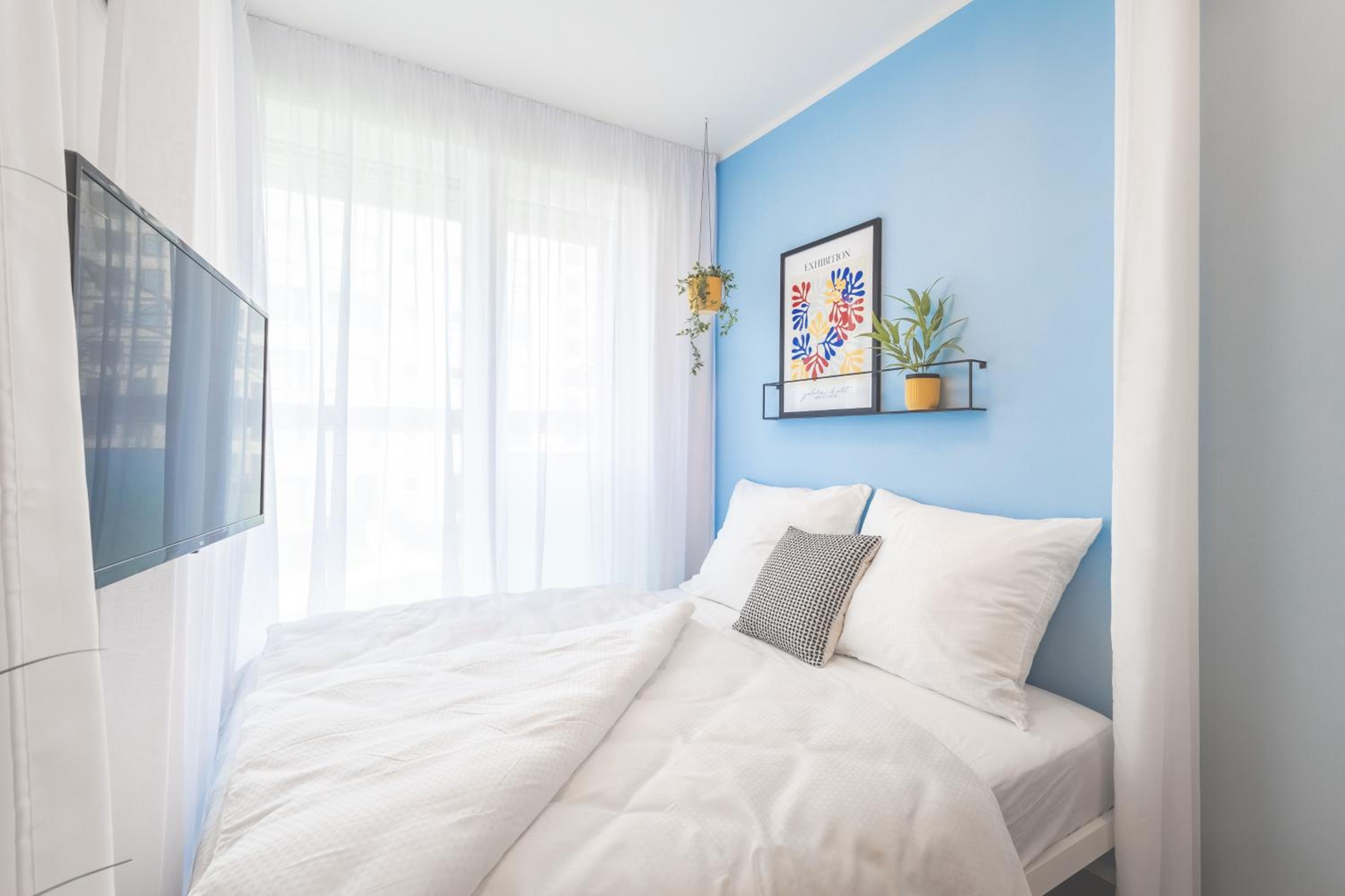 Yellow Apartment - Balcony, Free Parking, by Gravity Prague