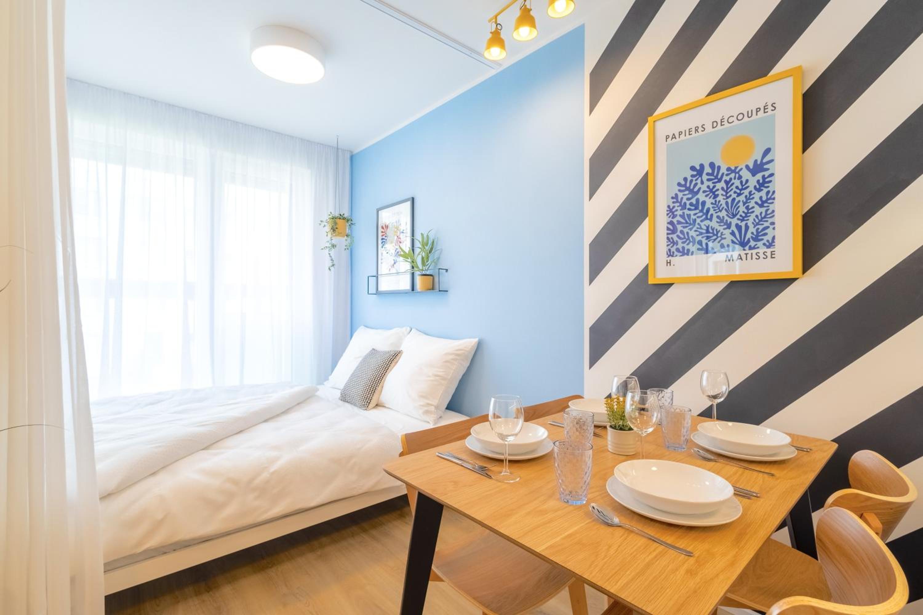 Yellow Apartment - Balcony, Free Parking, by Gravity Prague