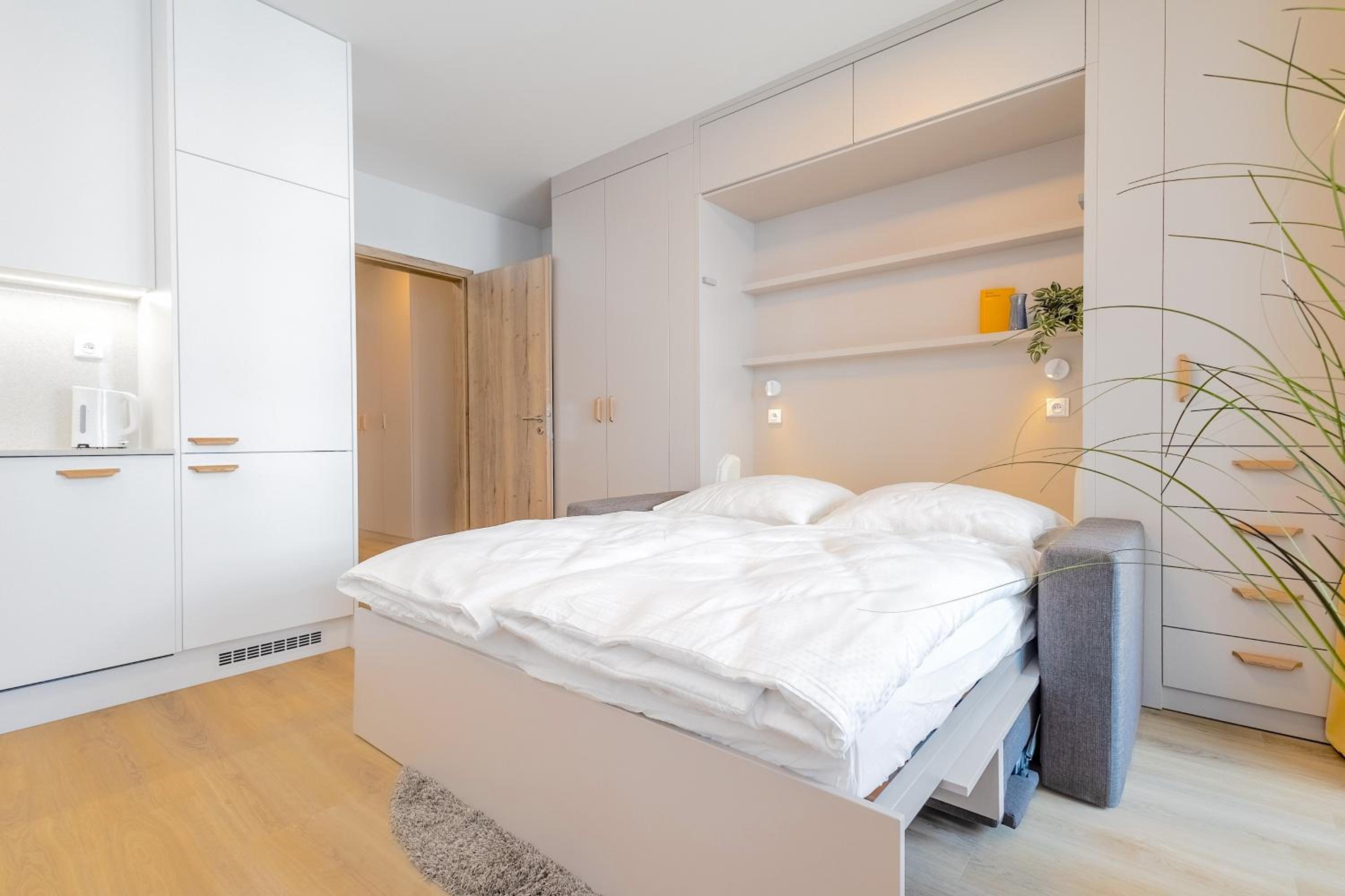 Yellow Apartment - Balcony, Free Parking, by Gravity Prague