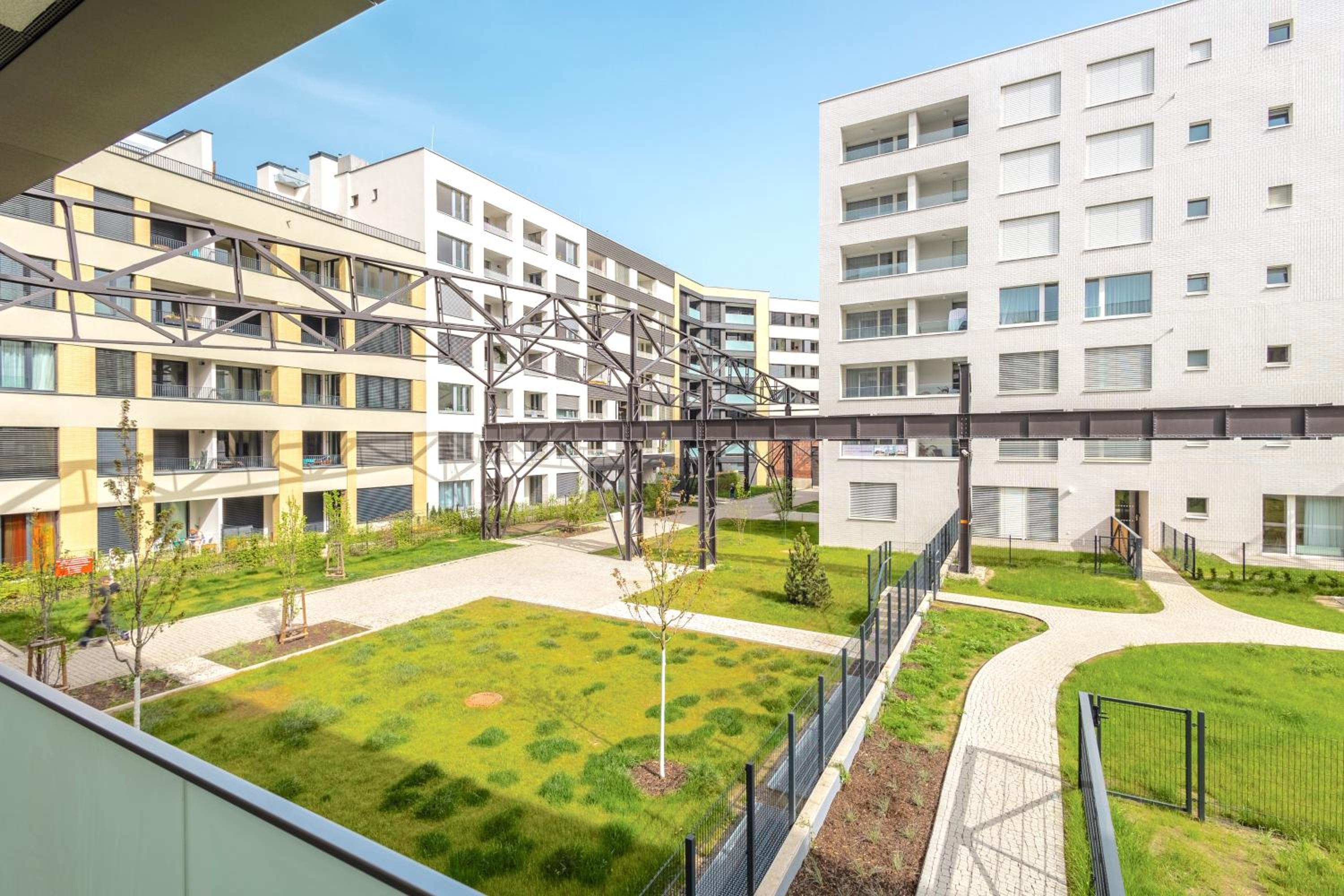 Yellow Apartment - Balcony, Free Parking, by Gravity Prague