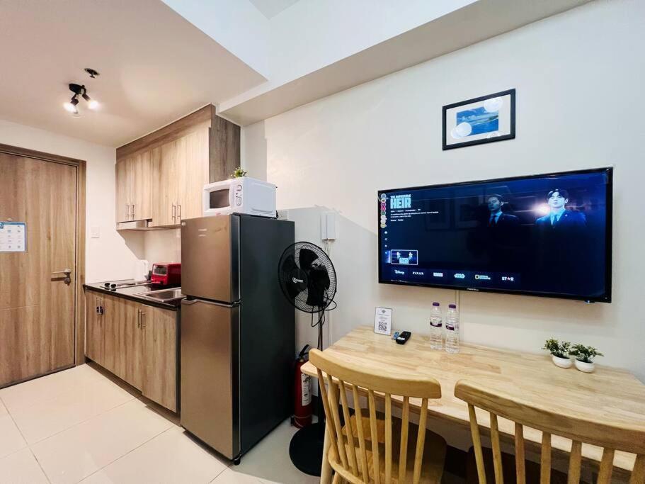 1BR Condotel with Balcony at FAME Residences #FM19 view 3