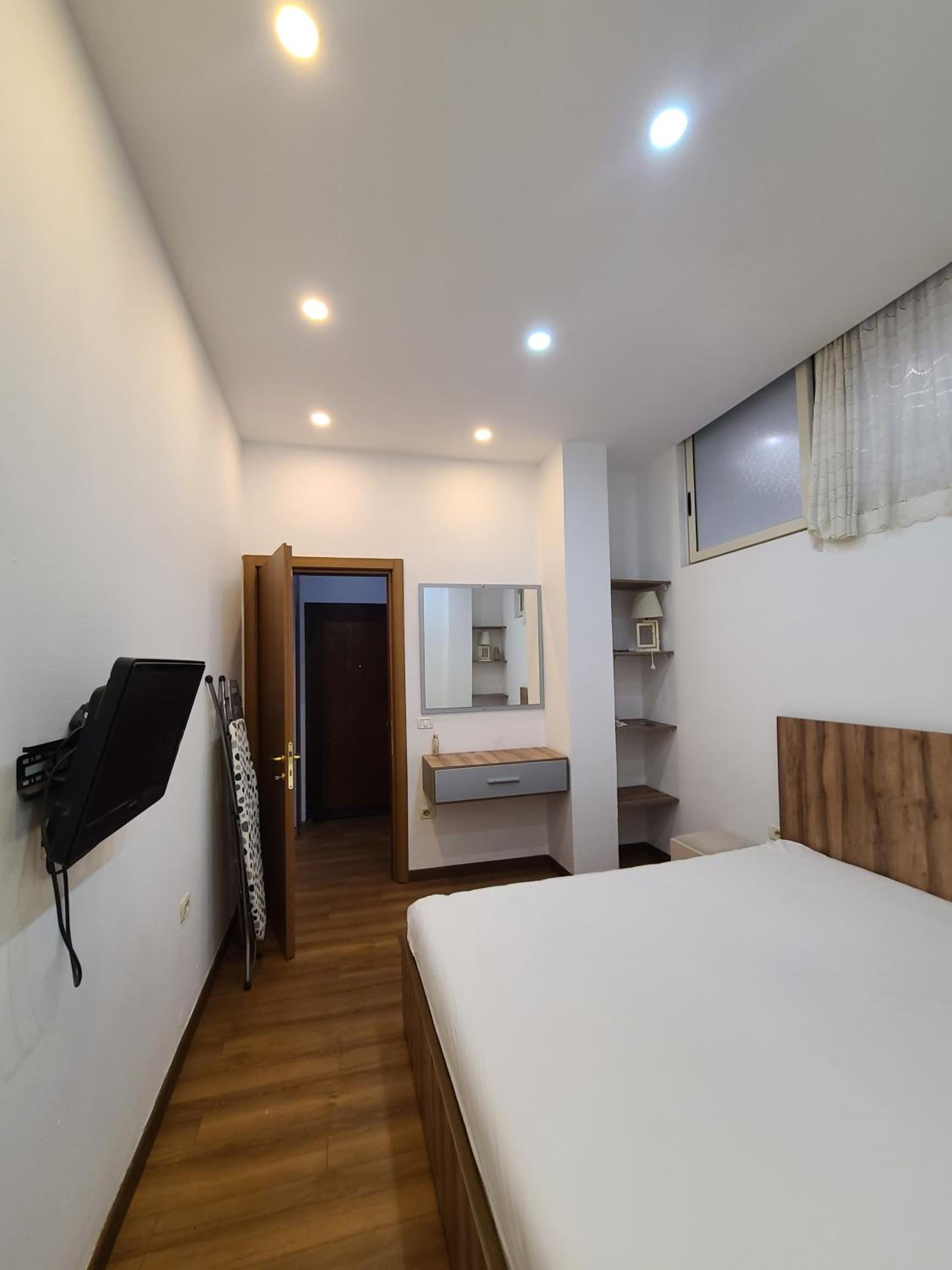 Prime Location Cozy Apartment near Pazari i ri