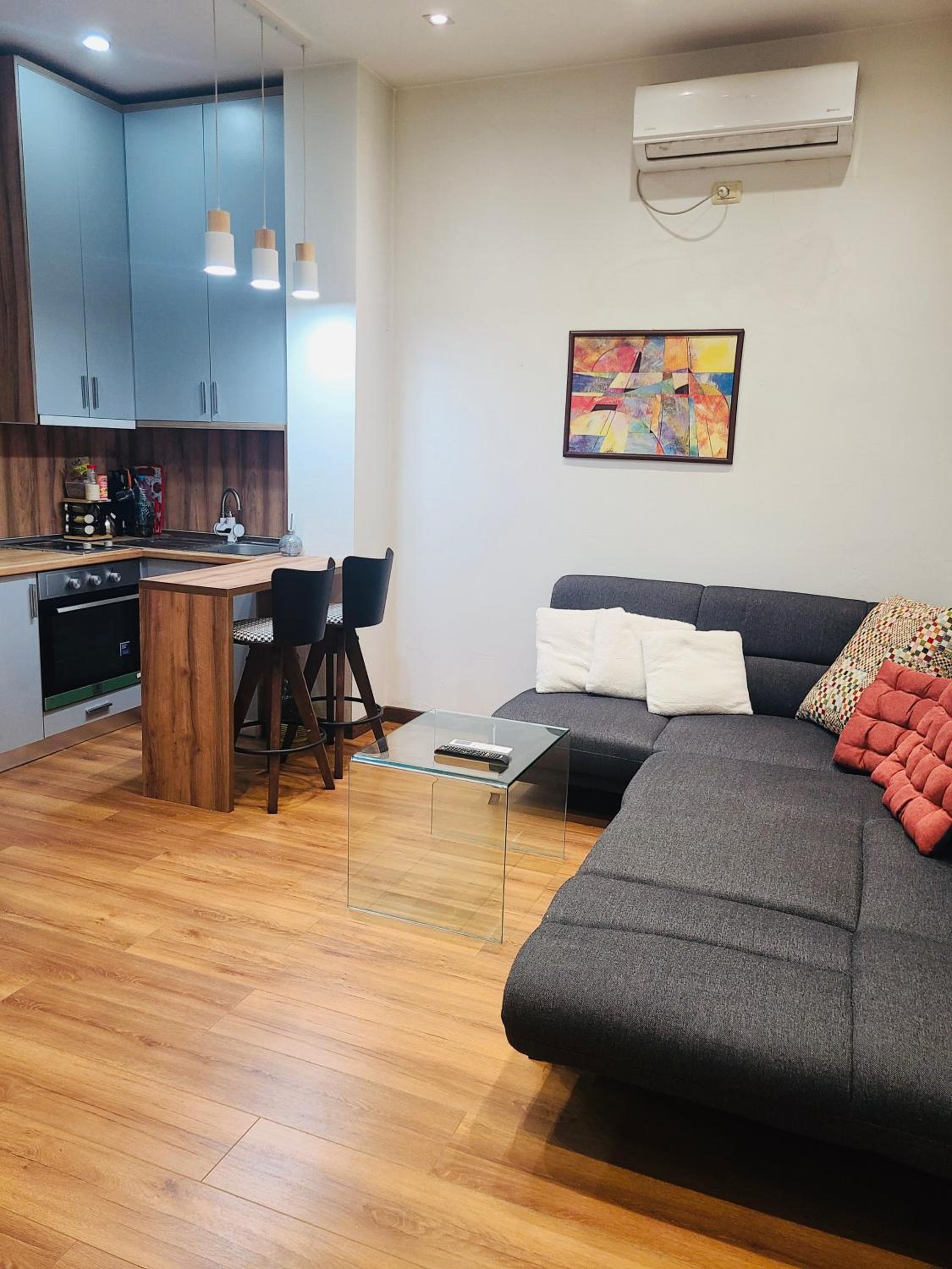 Prime Location Cozy Apartment near Pazari i ri