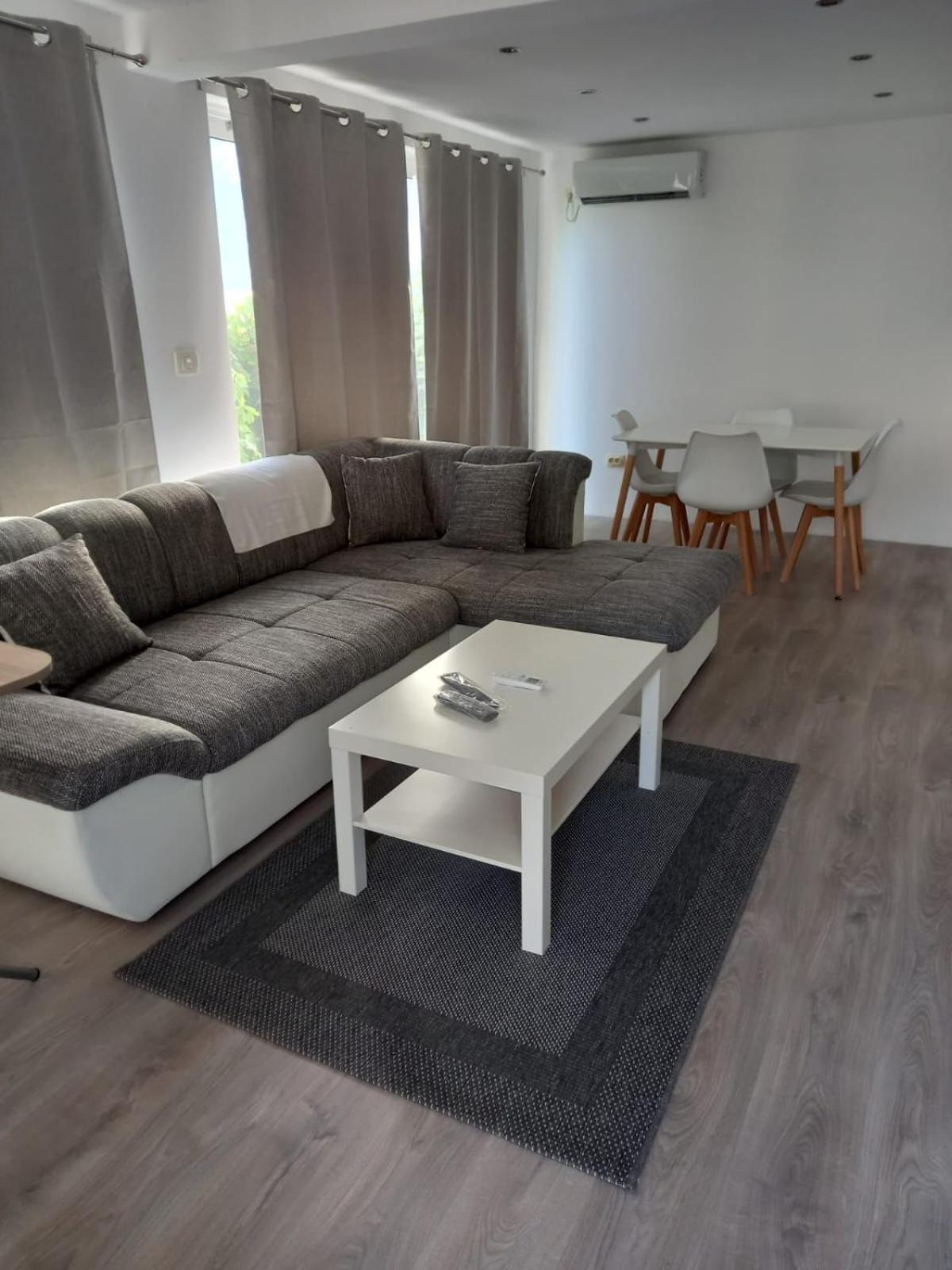 Apartman Lana view 2