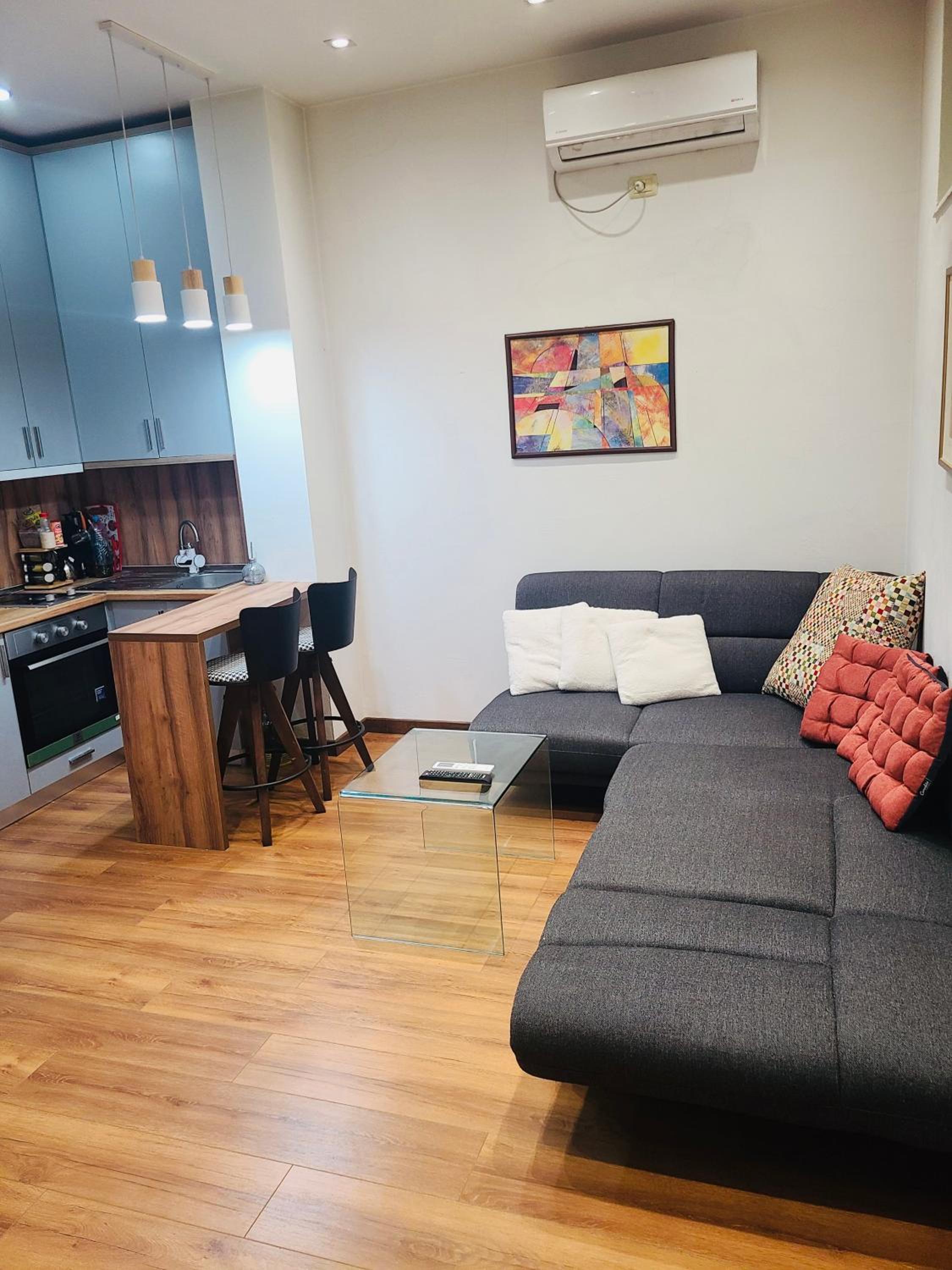 Prime Location Cozy Apartment near Pazari i ri