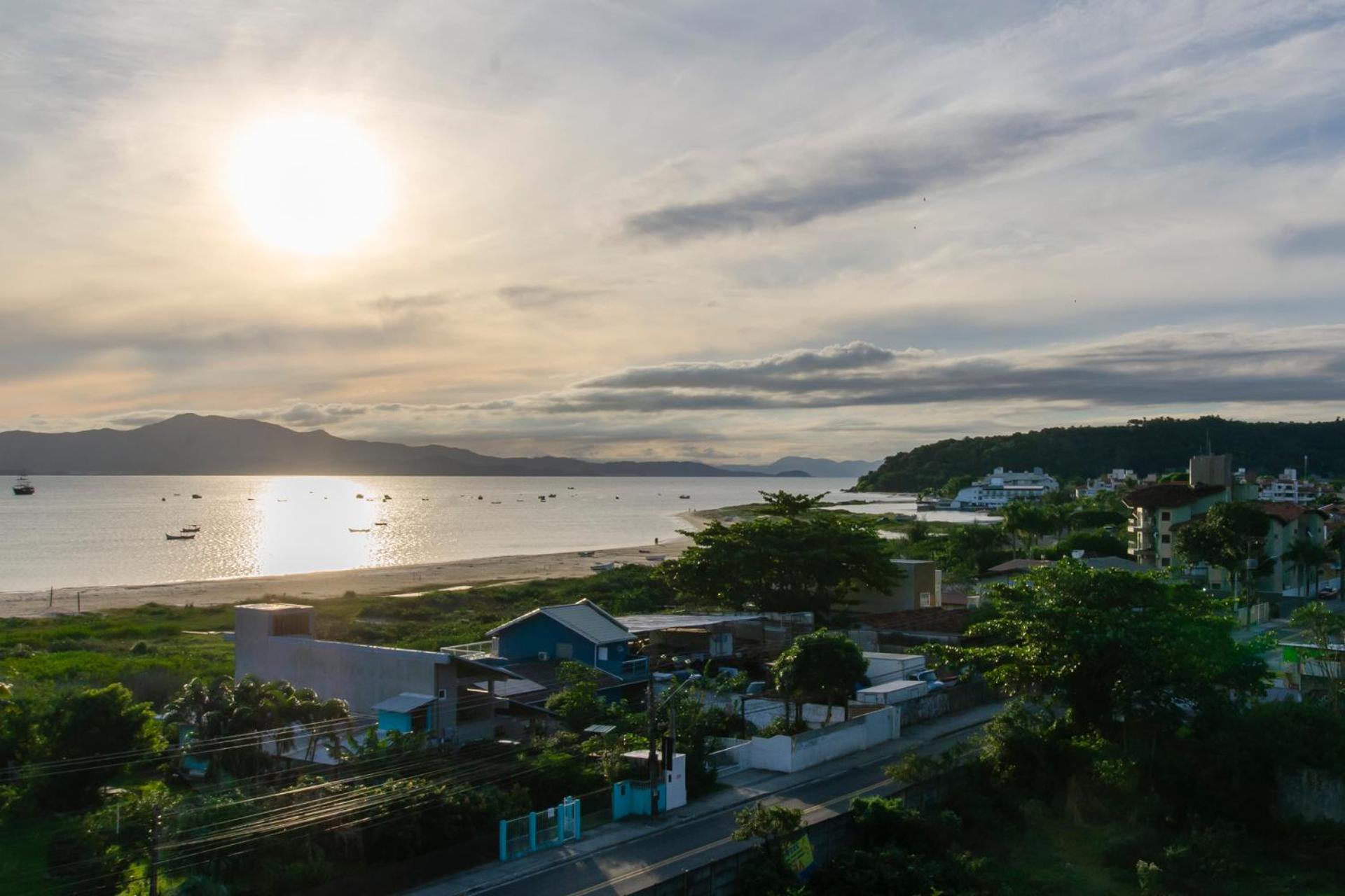 Apto com piscina próximo ao mar DZ5034