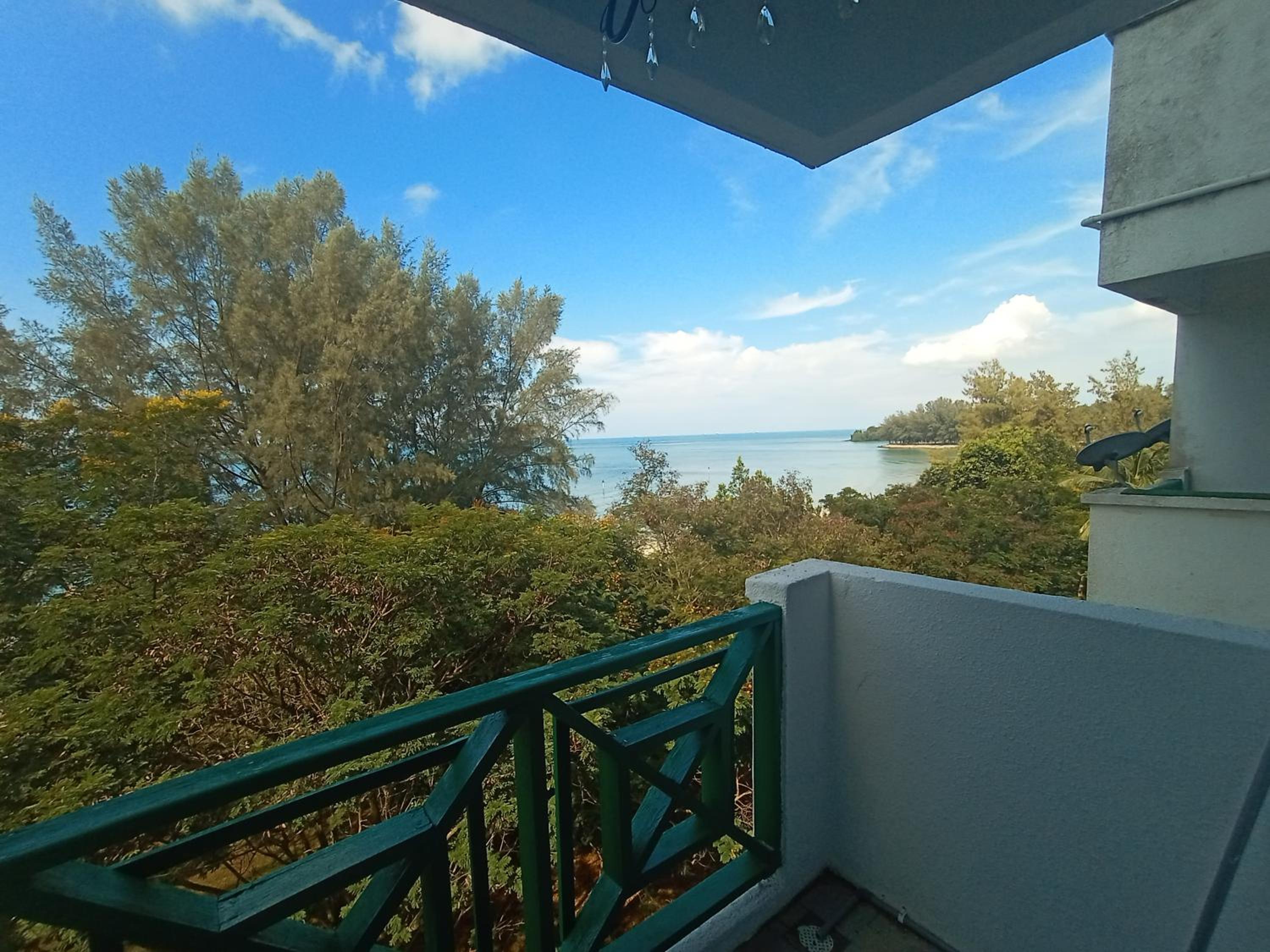 Resort Apartment depan Laut photo 3