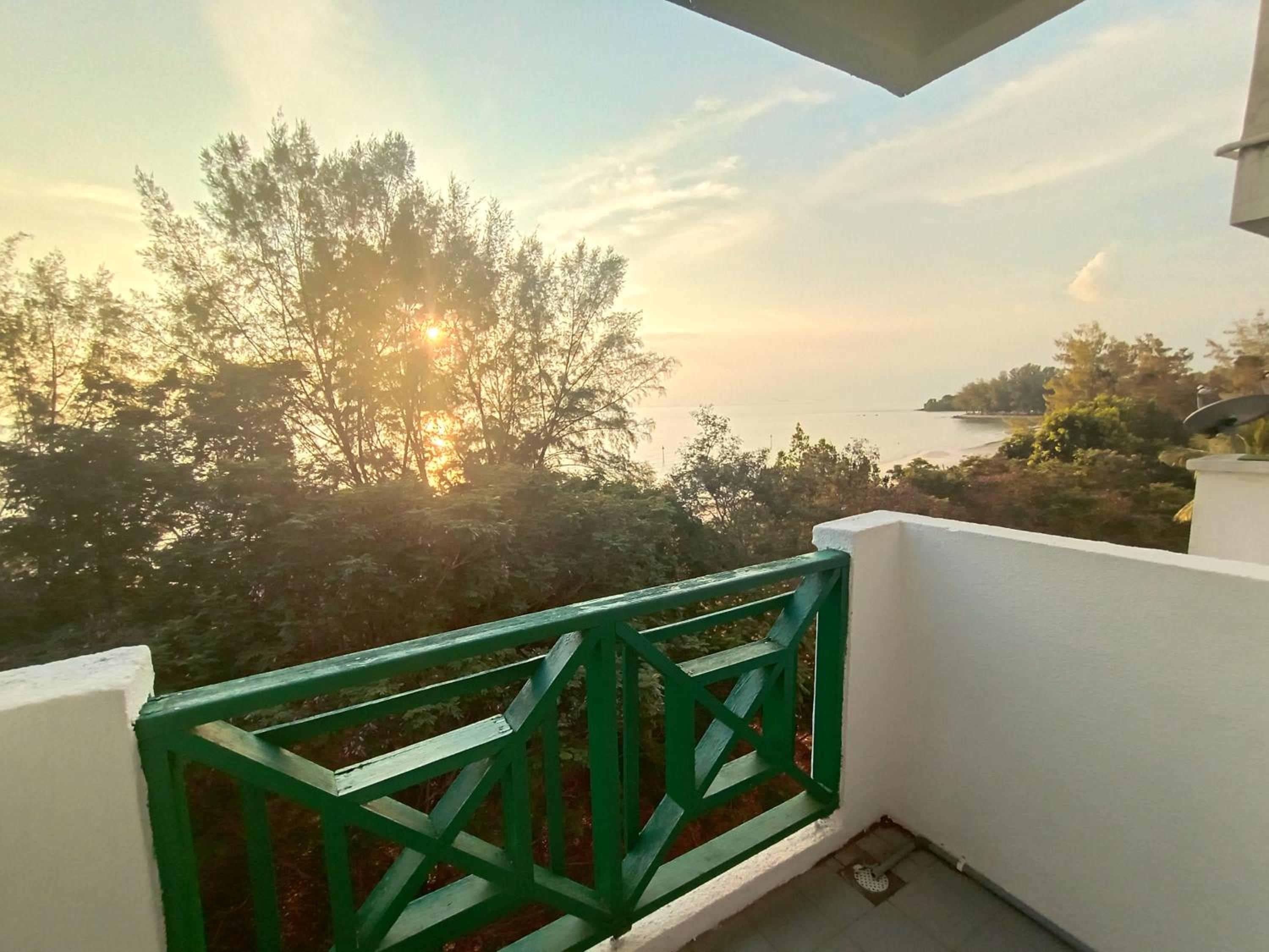 Resort Apartment depan Laut photo 5