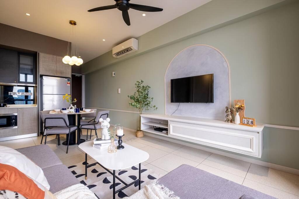 The Artist's Loft at Millerz 2BR 4Pax MidValley