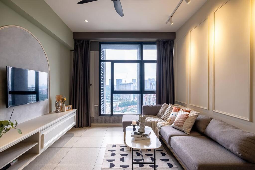 The Artist's Loft at Millerz 2BR 4Pax MidValley