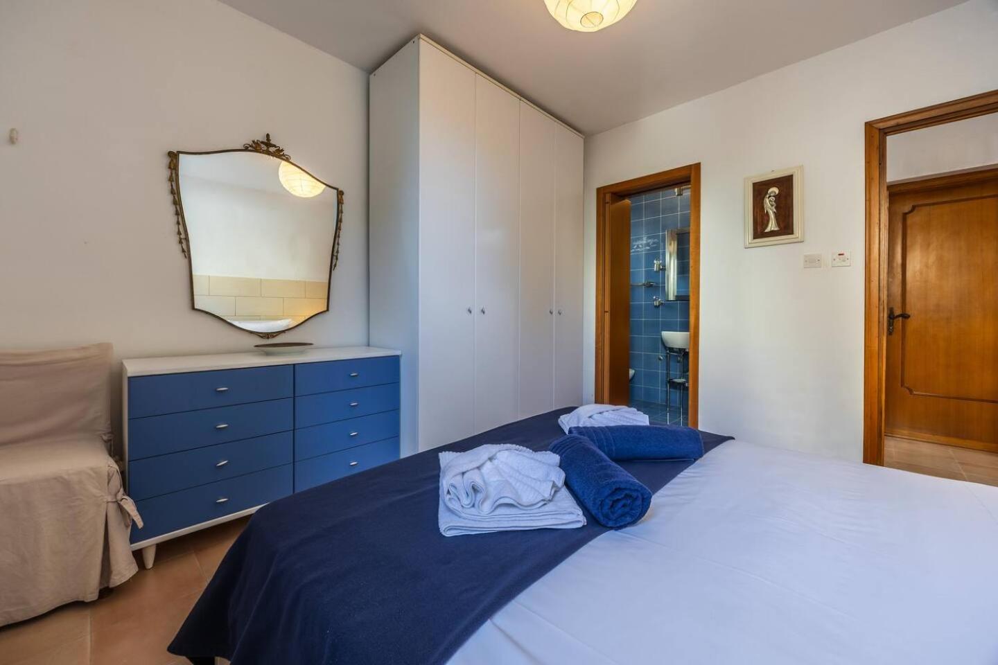 Dolmen Court - 2bed Apartment W Pool By Homely photo 2