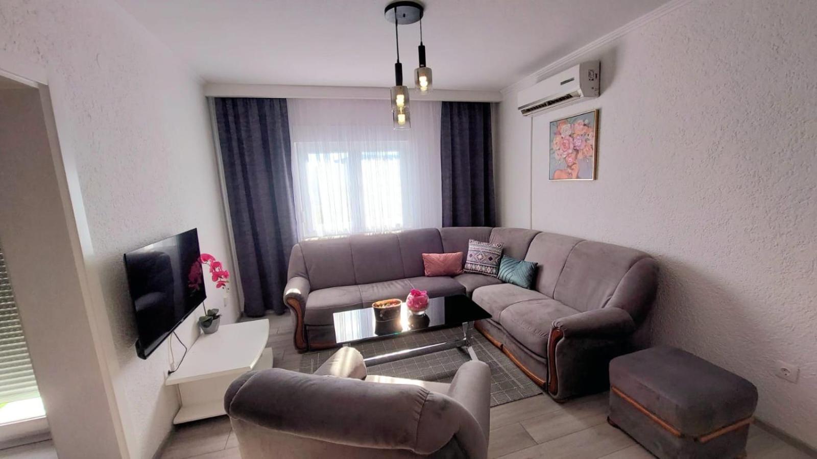 Comfort F & F Apartment
