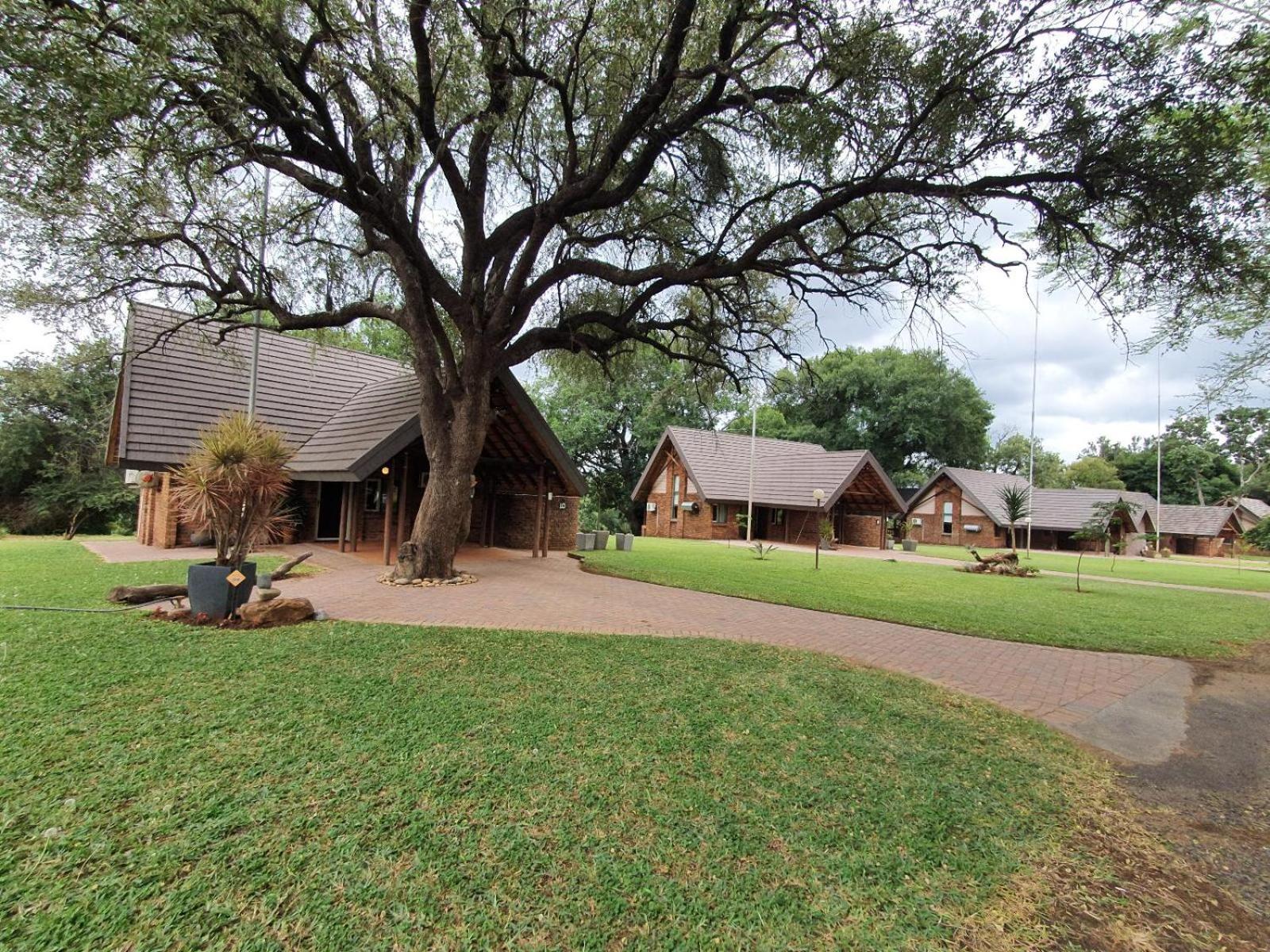 Ekuthuleni River Front Chalets Hoedspruit