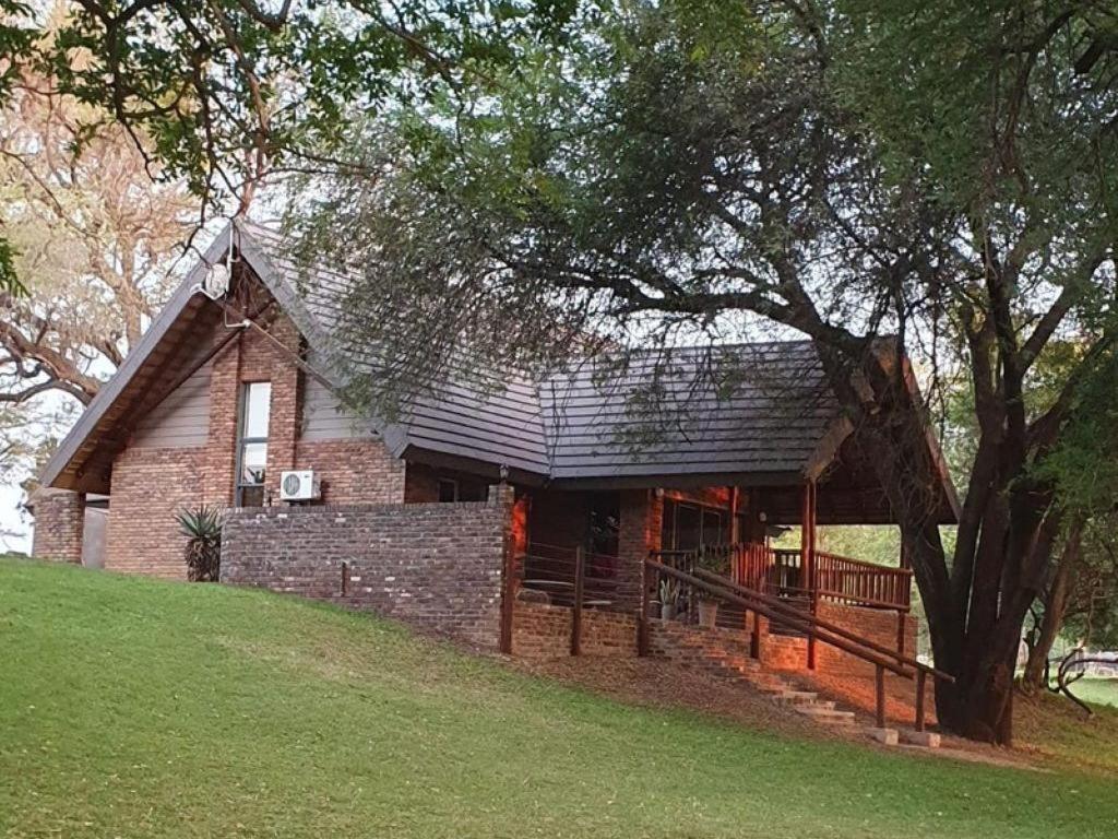 Ekuthuleni River Front Chalets Hoedspruit