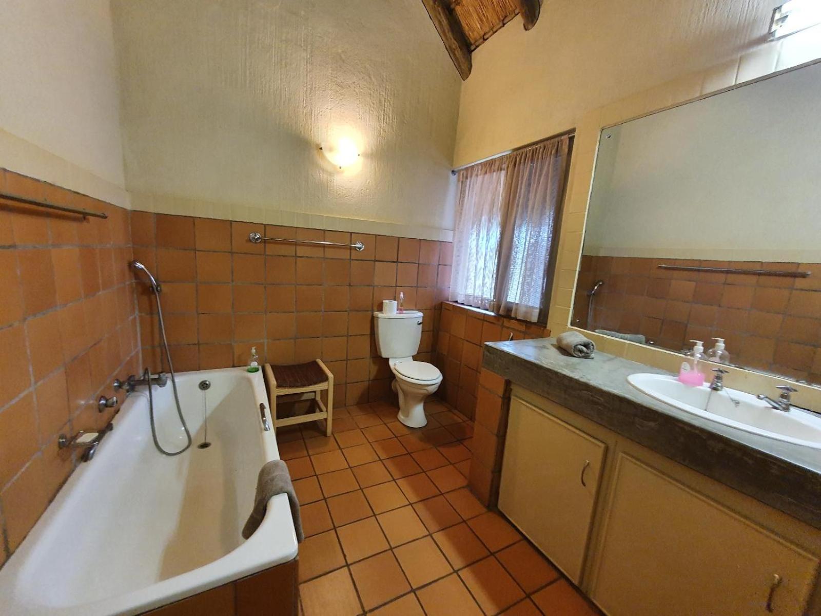 Ekuthuleni River Front Chalets Hoedspruit