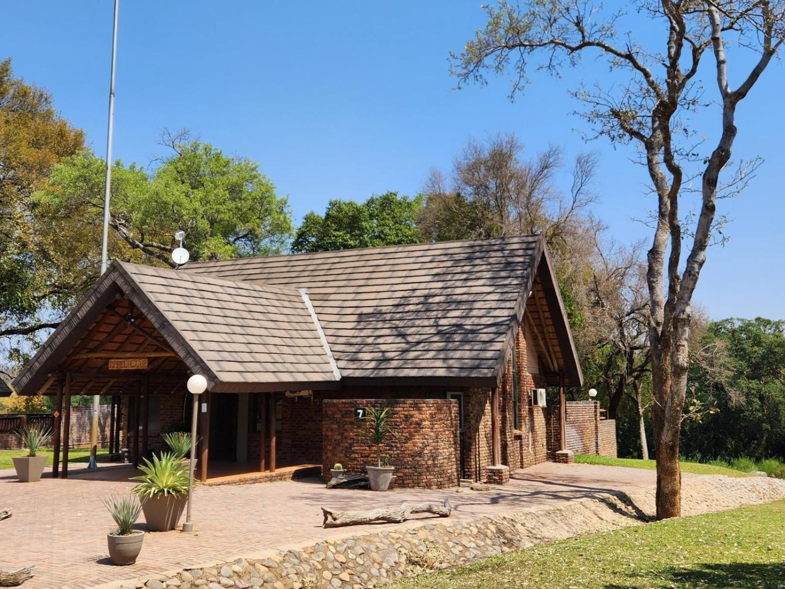 Ekuthuleni River Front Chalets Hoedspruit