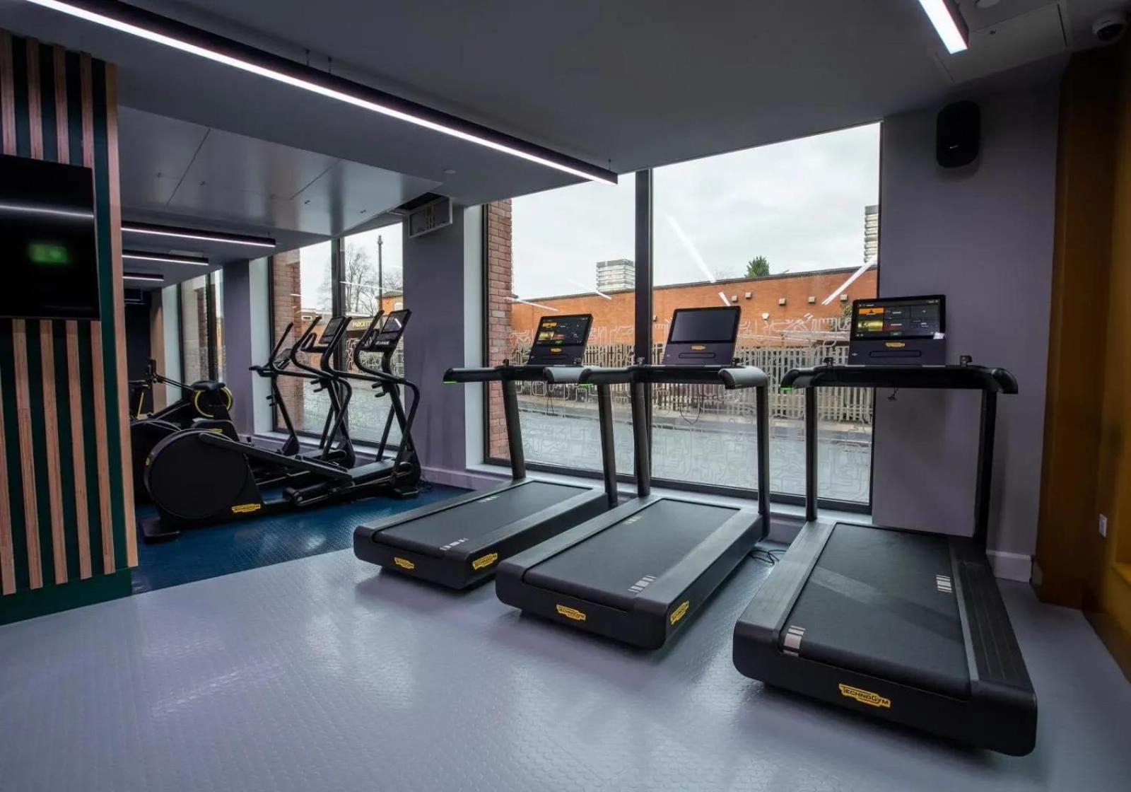 For Students Only - Relaxing Ensuites and Apartments at Weaver Place in Coventry