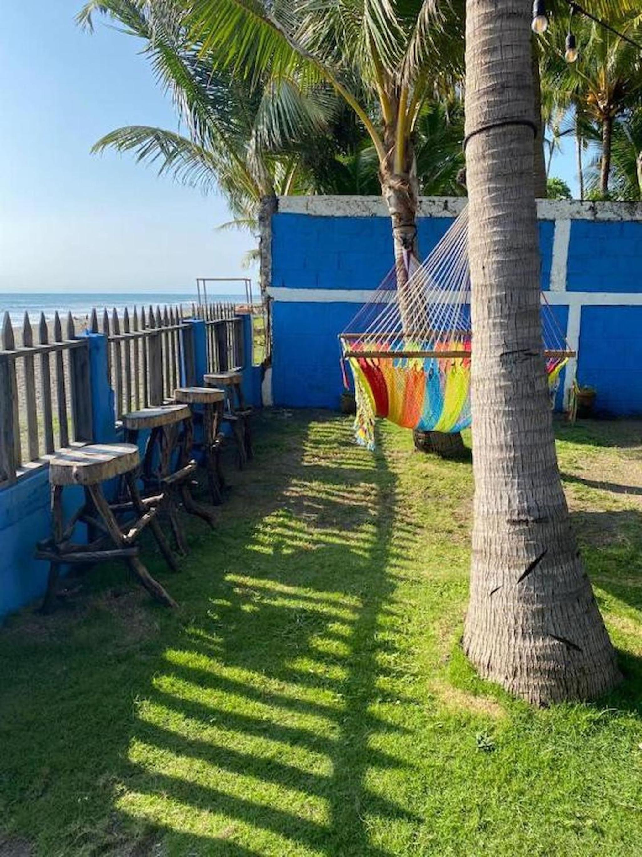Room in Cabin - Beach Cabana Breakfast And Pool