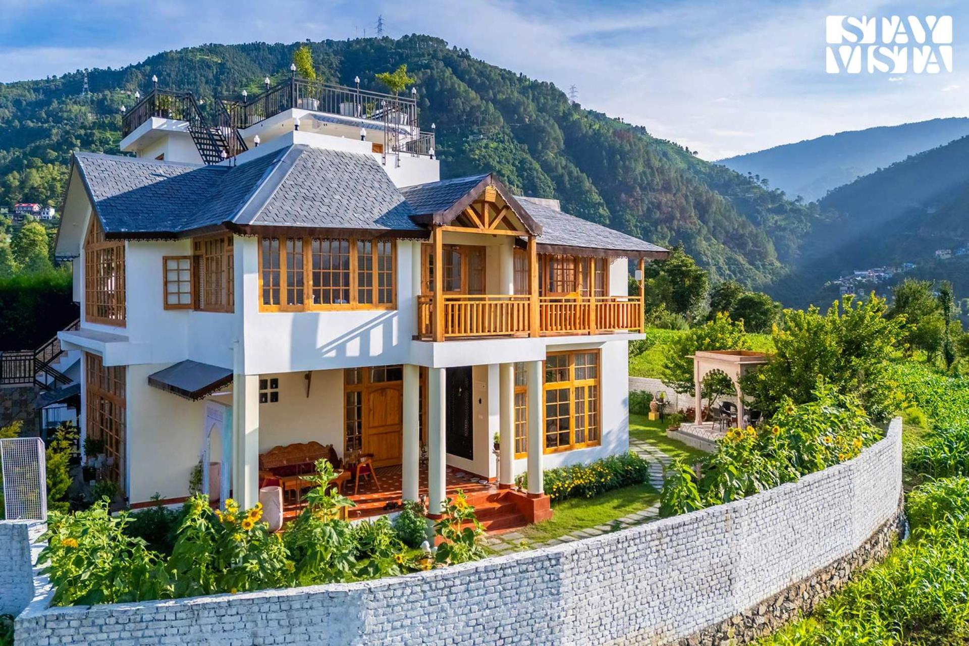 StayVista at The Oakridge 4BR in Chamba with Jacuzzi, nearby activities at Khajjiar Mini Switzerland of India