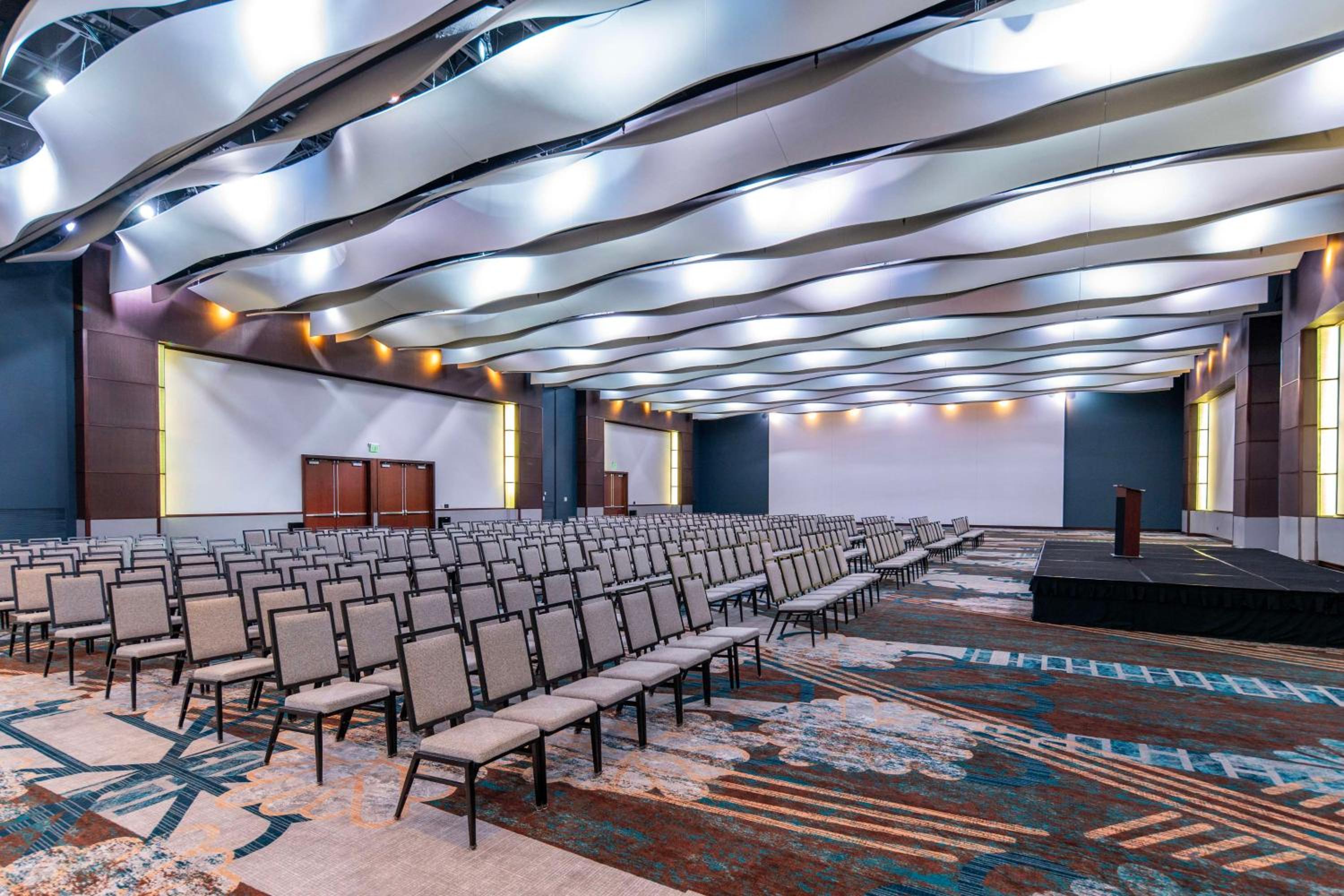 Cedar Rapids Vacations - DoubleTree by Hilton Hotel Cedar Rapids Convention Complex - Property Image 4