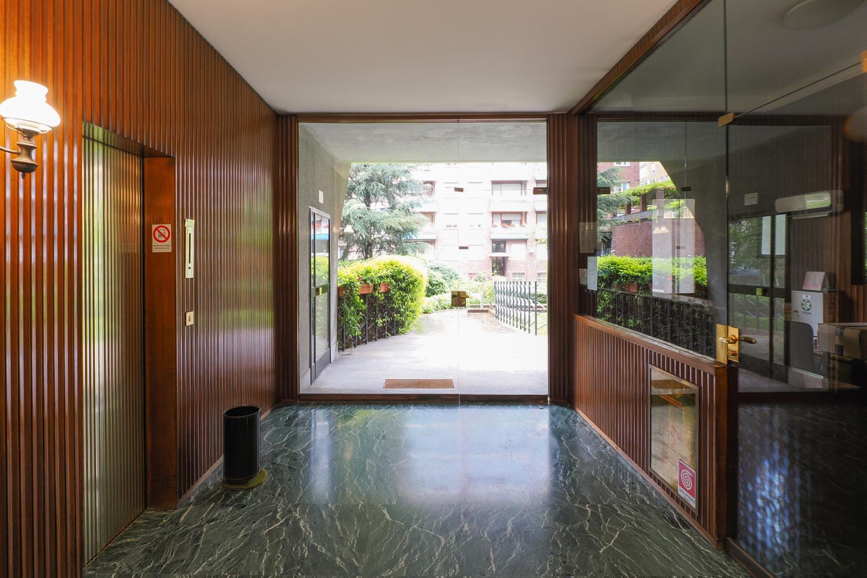 Contempora Apartments - lovely one-bedroom, Tonoli, CityLife