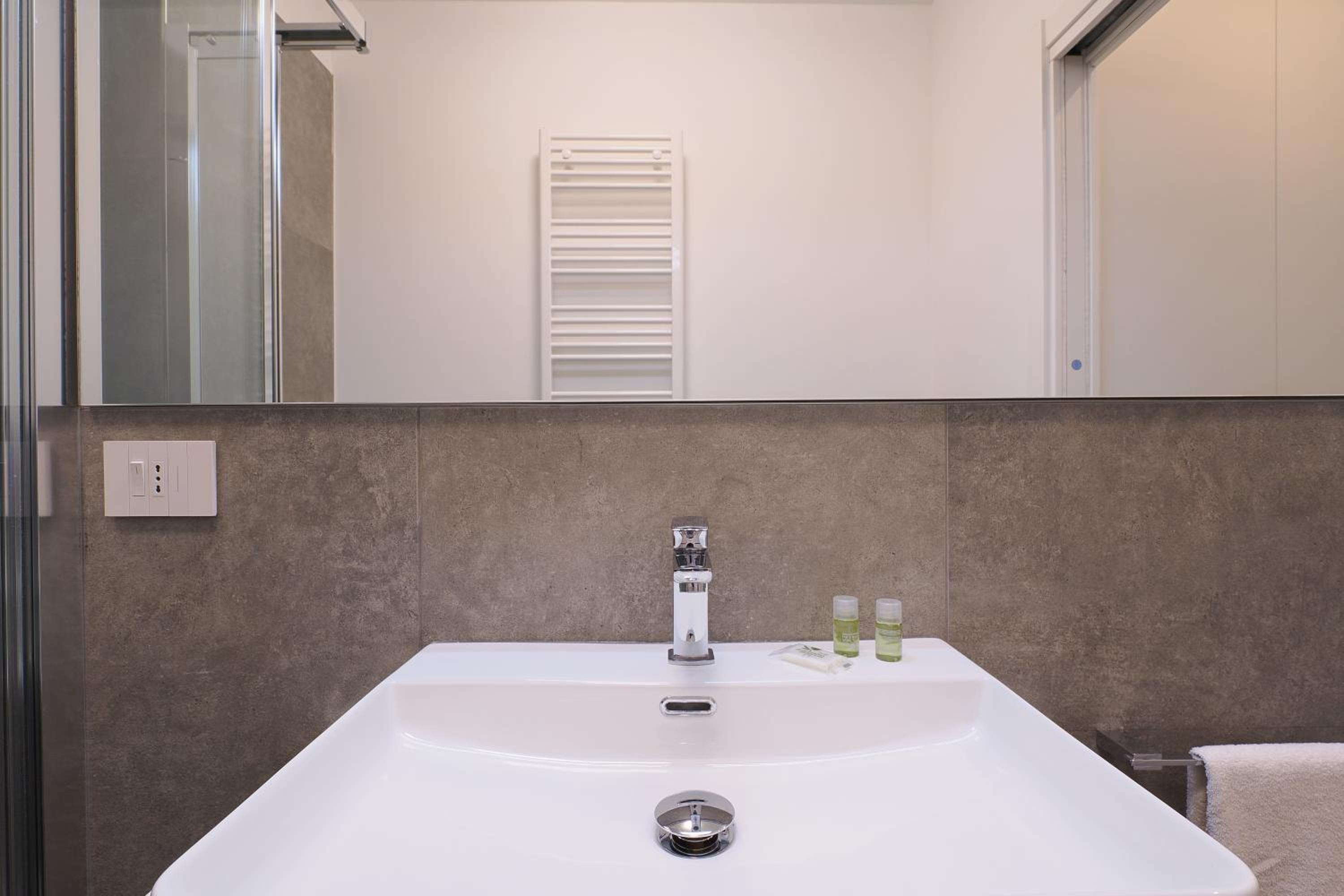 Contempora Apartments - lovely one-bedroom, Tonoli, CityLife