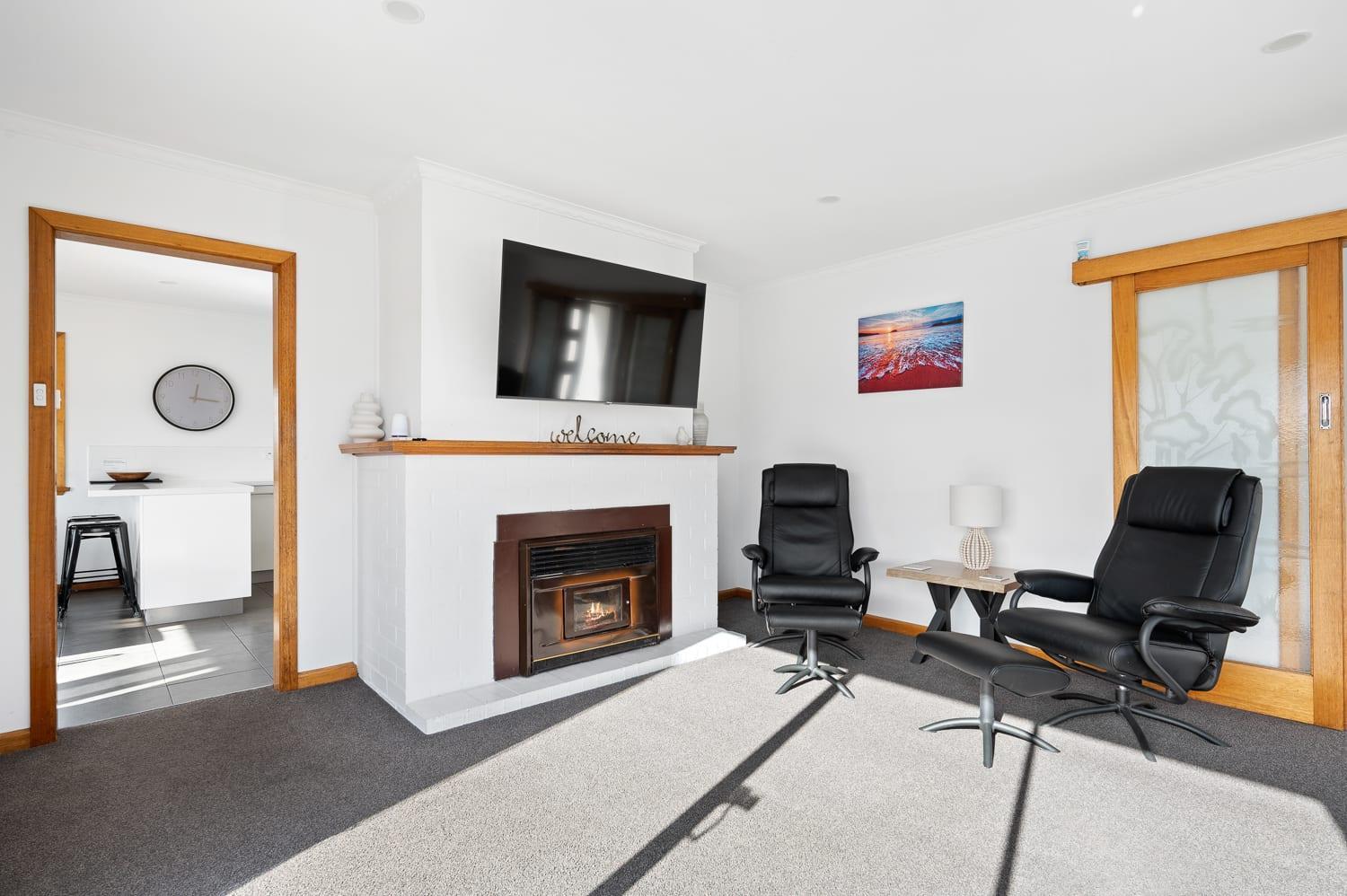 Residence at 165 Great for large groups Sleeps 11