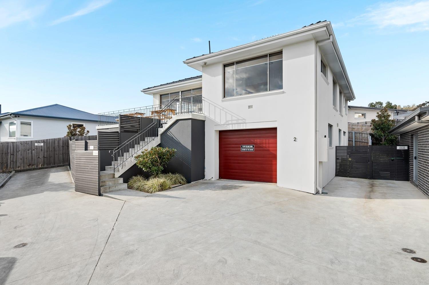 Residence at 165 Great for large groups Sleeps 11
