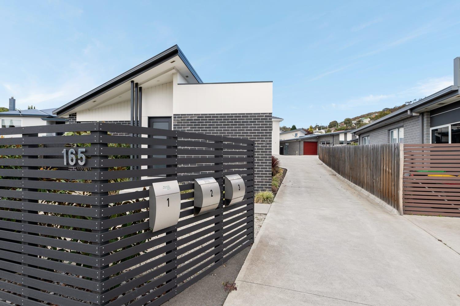 Residence at 165 Great for large groups Sleeps 11