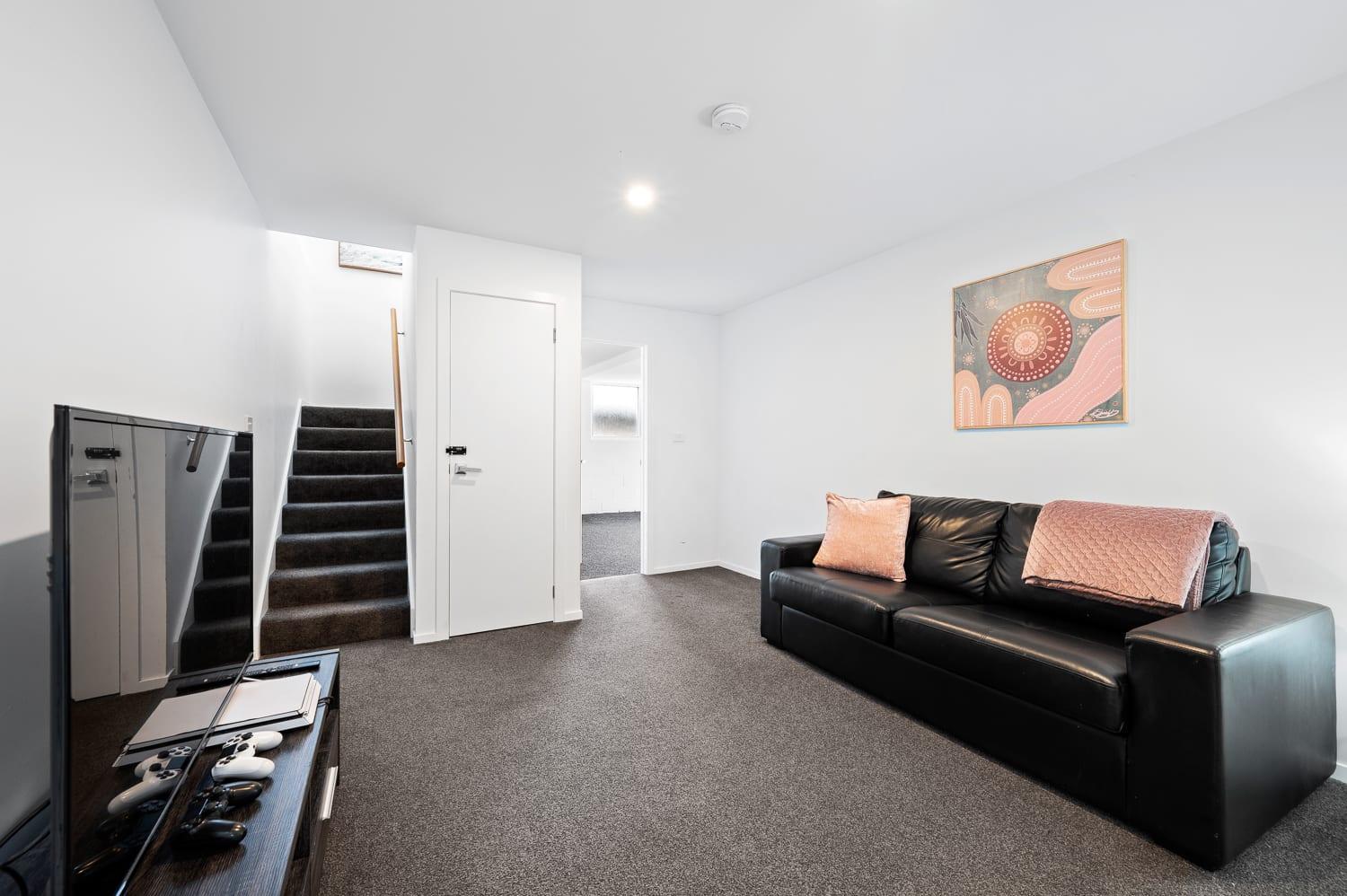 Residence at 165 Great for large groups Sleeps 11