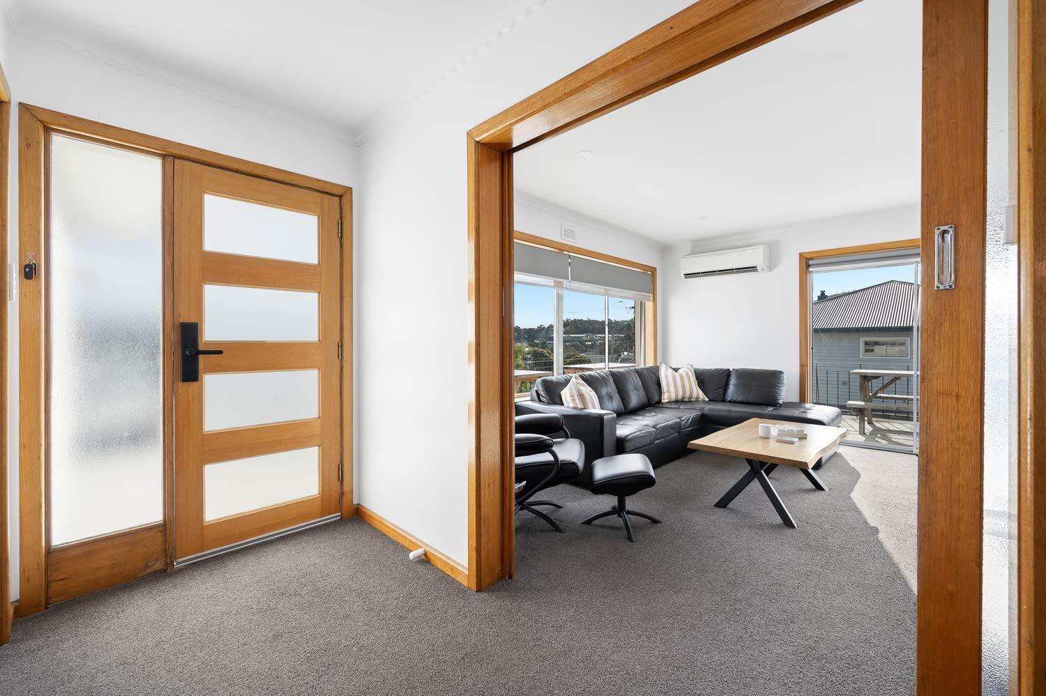 Residence at 165 Great for large groups Sleeps 11