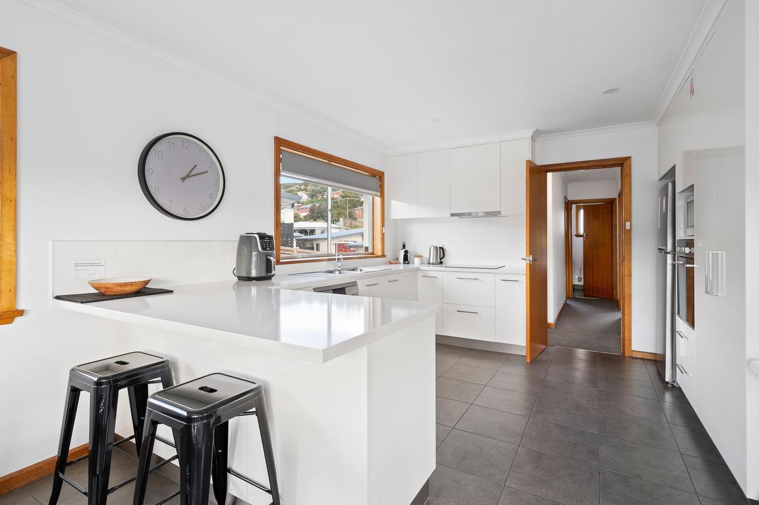 Residence at 165 Great for large groups Sleeps 11