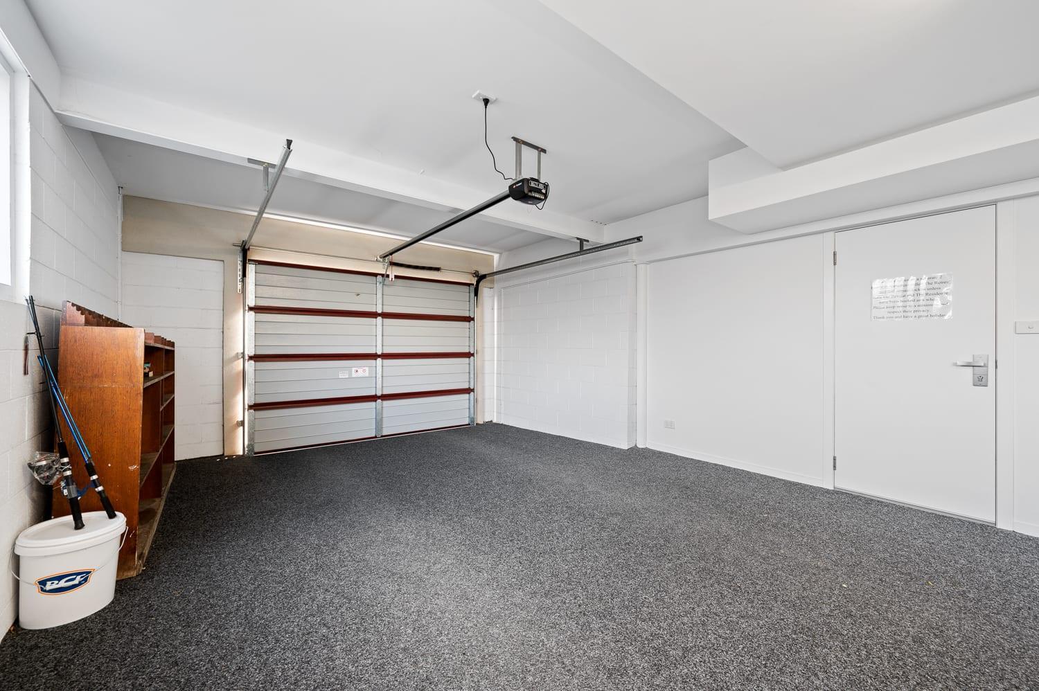 Residence at 165 Great for large groups Sleeps 11